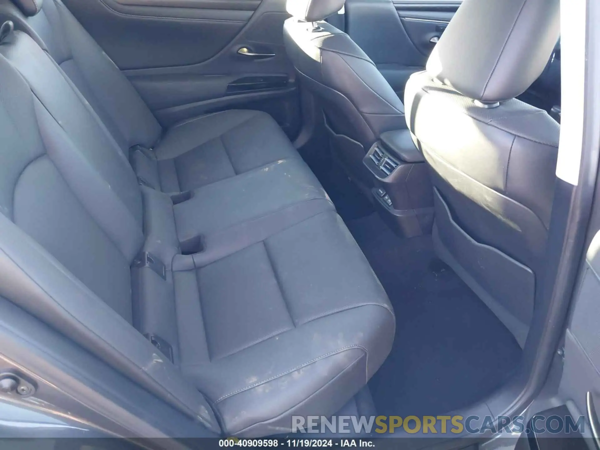 8 fotografías del automóvil dañado 58ADZ1B13NU112623 LEXUS ES 350 2022