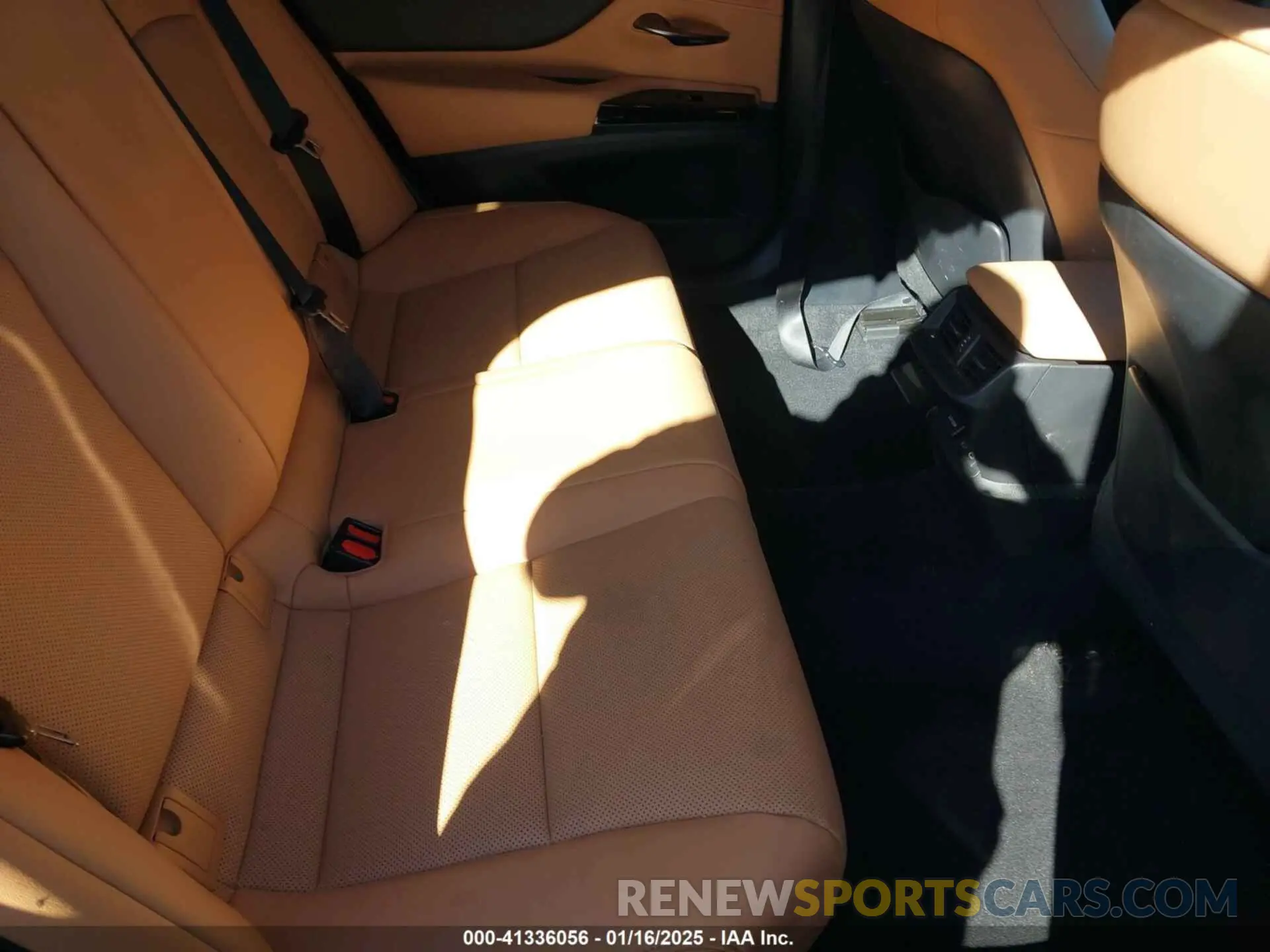 8 fotografías del automóvil dañado 58ADZ1B13NU117997 LEXUS ES 350 2022