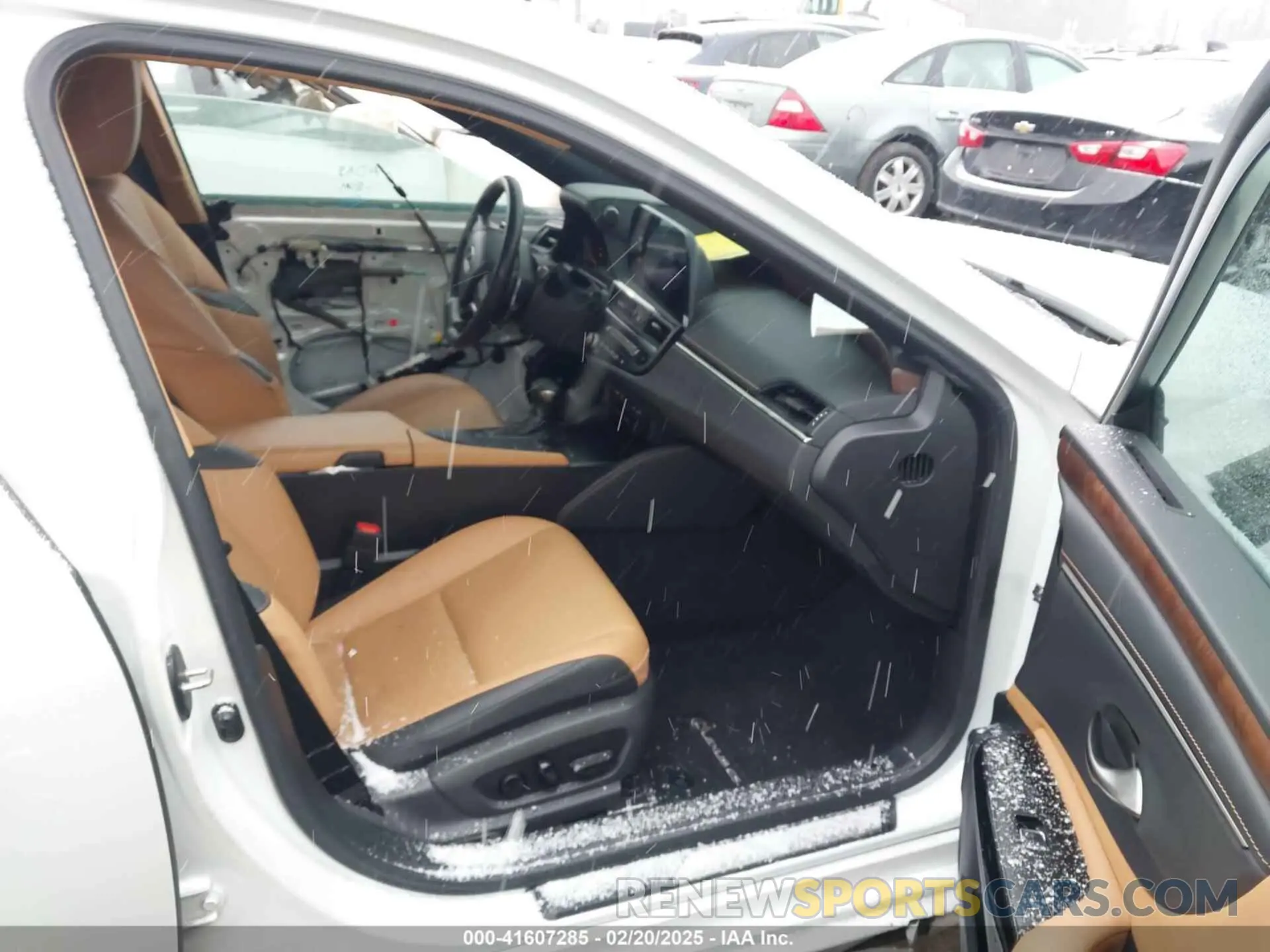 5 fotografías del automóvil dañado 58ADZ1B14NU122691 LEXUS ES 350 2022
