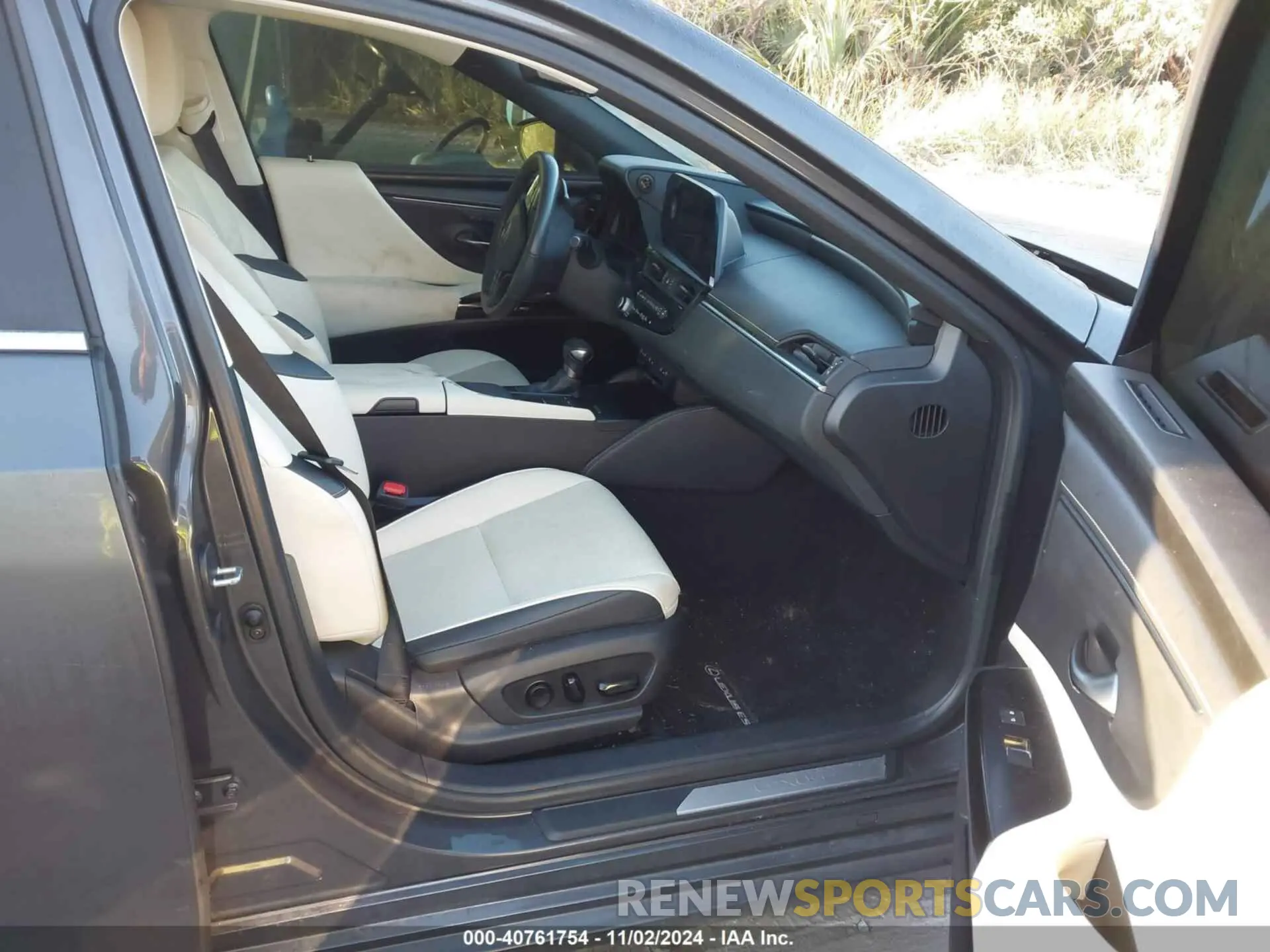 5 fotografías del automóvil dañado 58ADZ1B16NU120182 LEXUS ES 350 2022