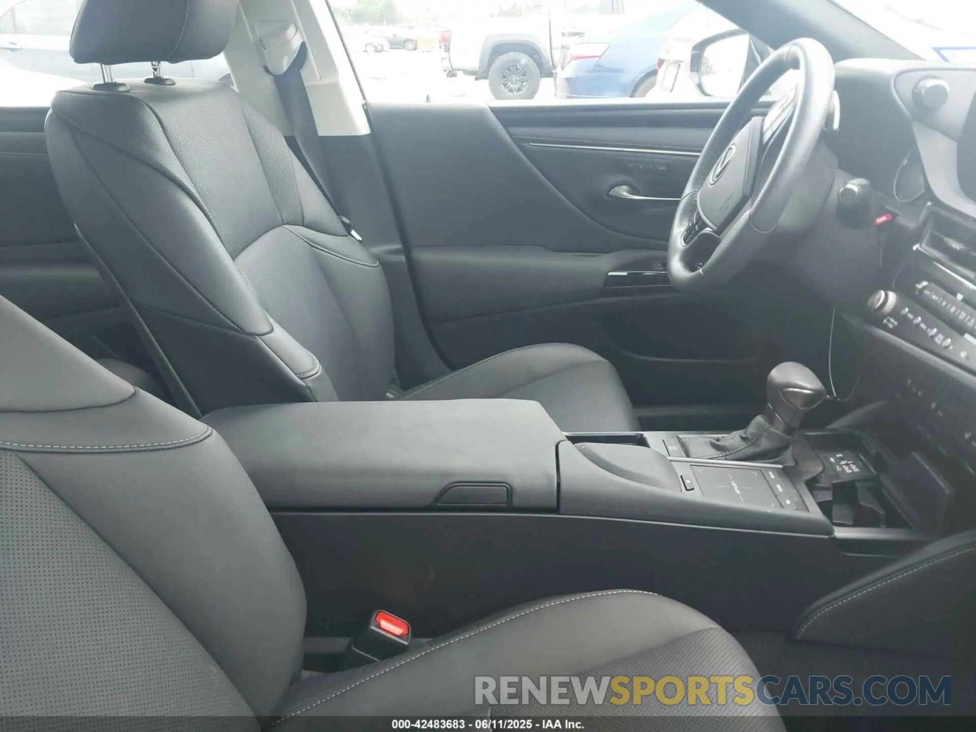 5 fotografías del automóvil dañado 58ADZ1B16NU125009 LEXUS ES 350 2022