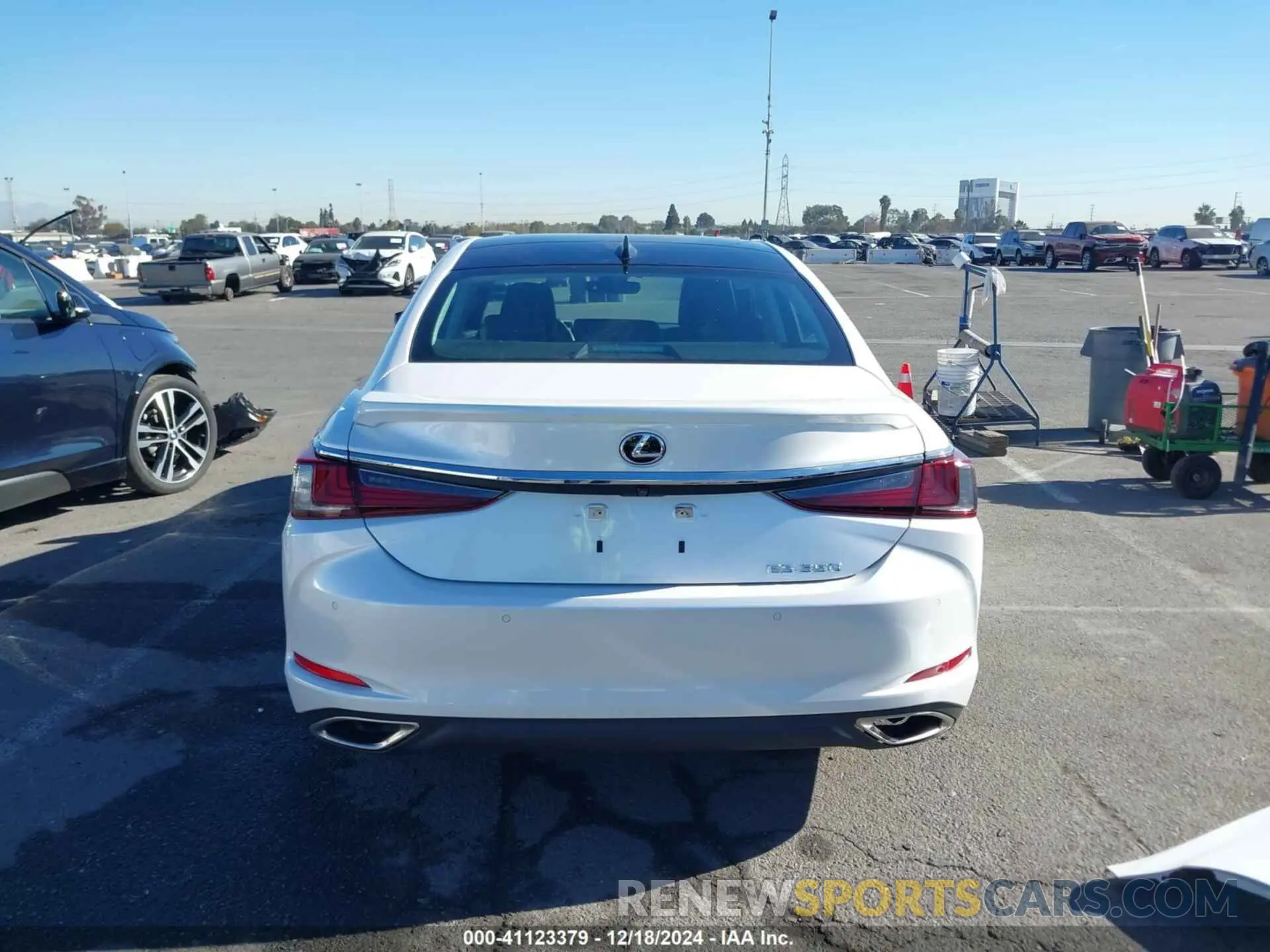 17 fotografías del automóvil dañado 58AEZ1B16NU132160 LEXUS ES 350 2022