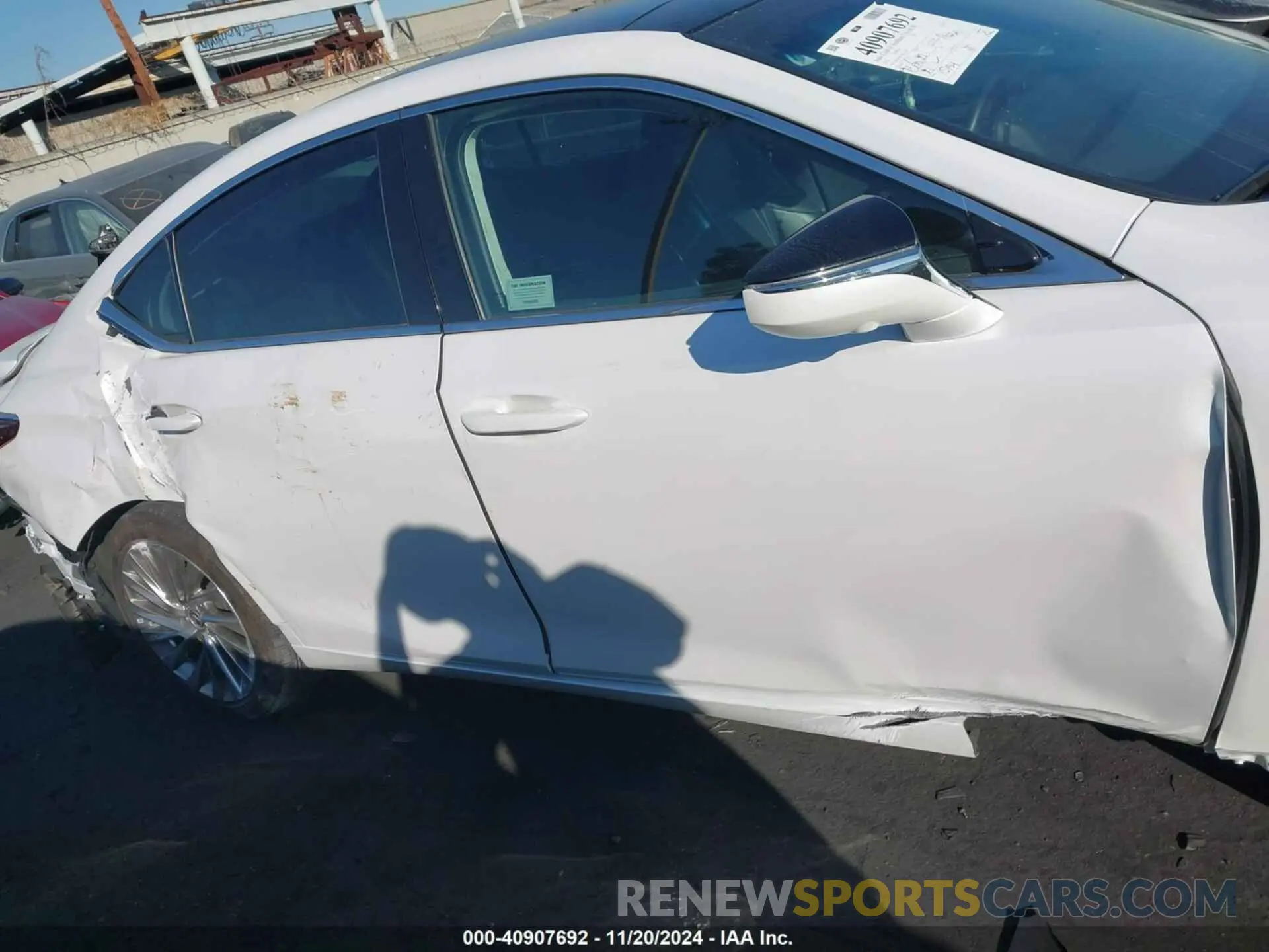 14 fotografías del automóvil dañado 58AEZ1B17NU132071 LEXUS ES 350 2022