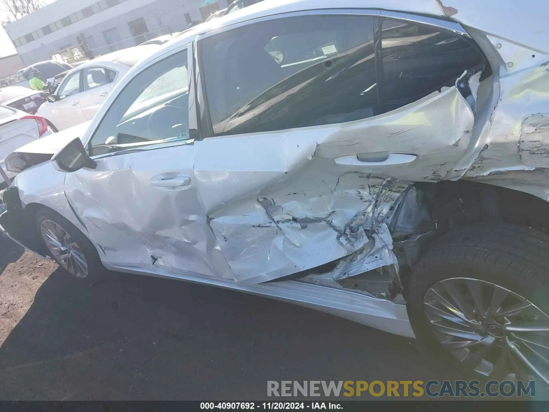 15 fotografías del automóvil dañado 58AEZ1B17NU132071 LEXUS ES 350 2022