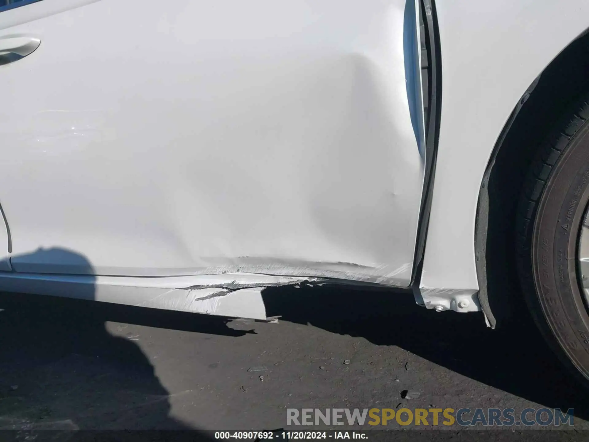 19 fotografías del automóvil dañado 58AEZ1B17NU132071 LEXUS ES 350 2022