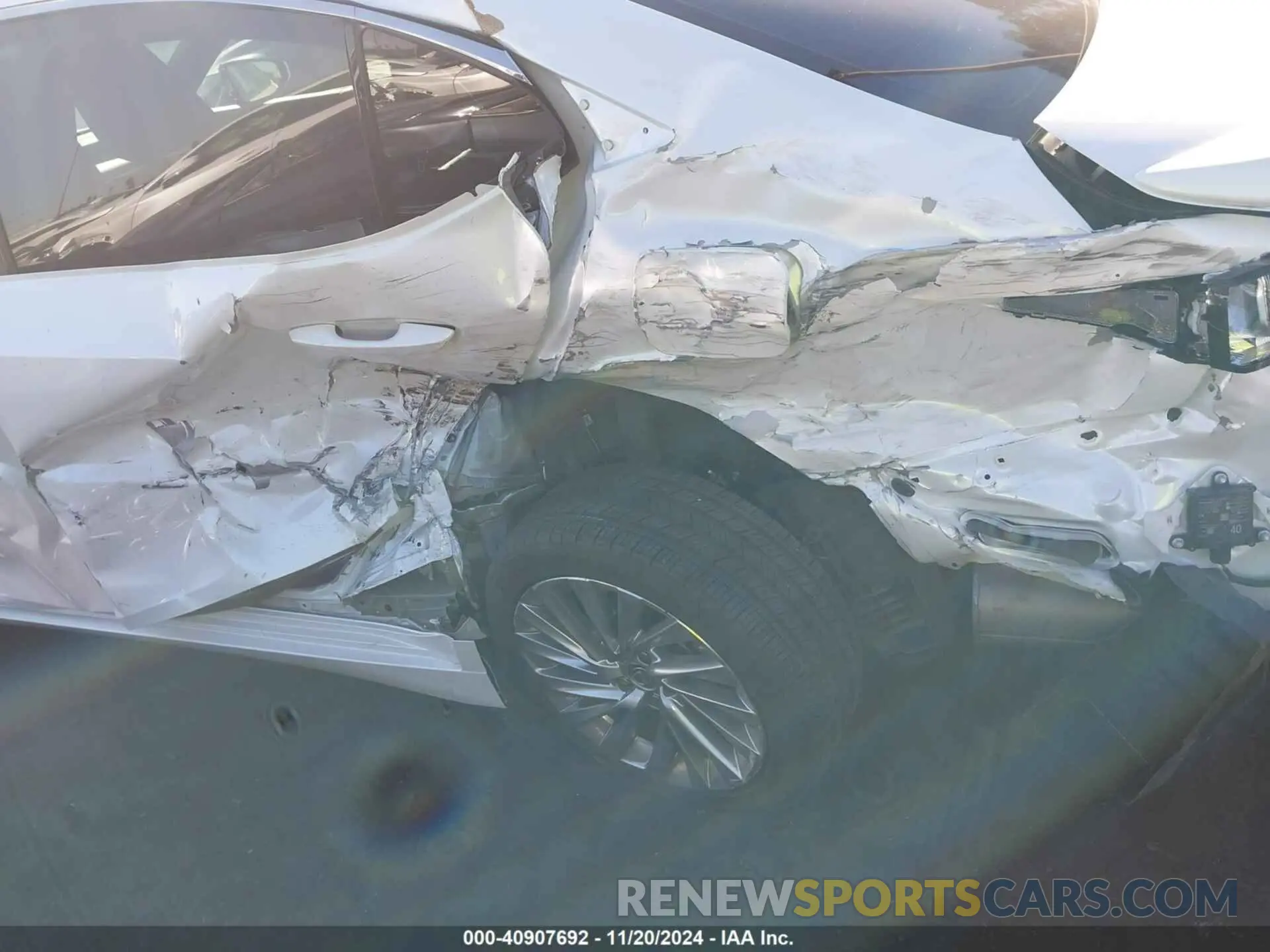 20 fotografías del automóvil dañado 58AEZ1B17NU132071 LEXUS ES 350 2022