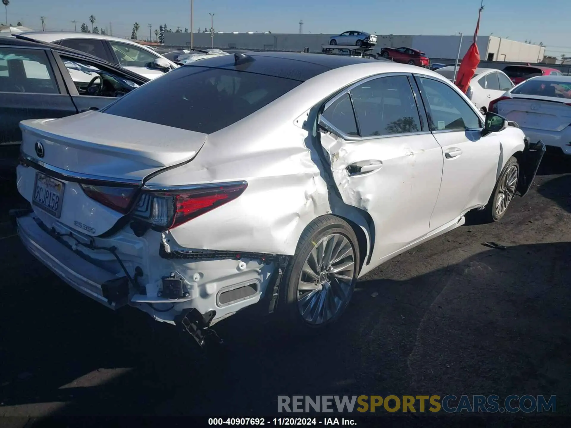 4 fotografías del automóvil dañado 58AEZ1B17NU132071 LEXUS ES 350 2022