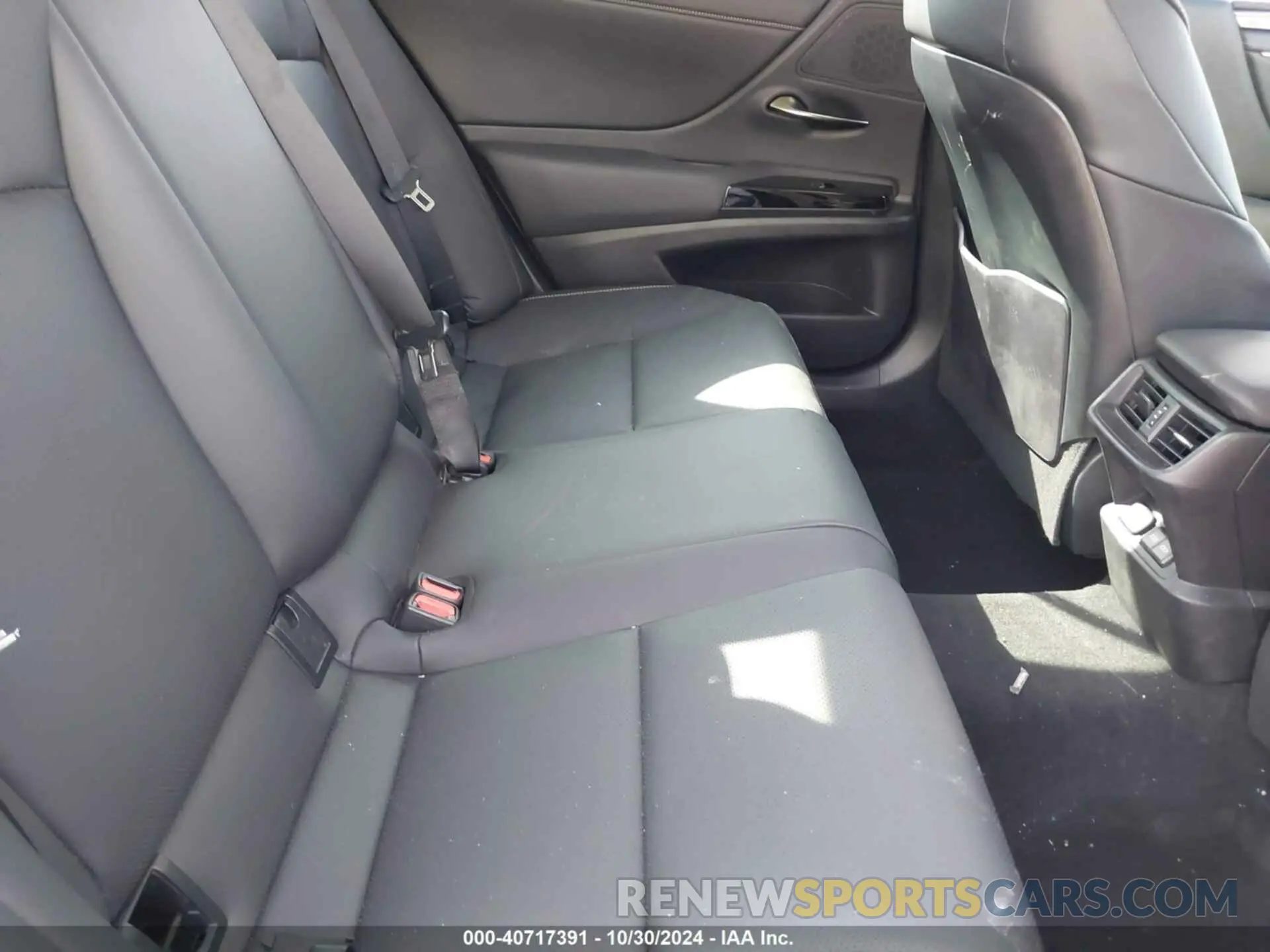 8 fotografías del automóvil dañado 58ACZ1B17PU149253 LEXUS ES 350 2023