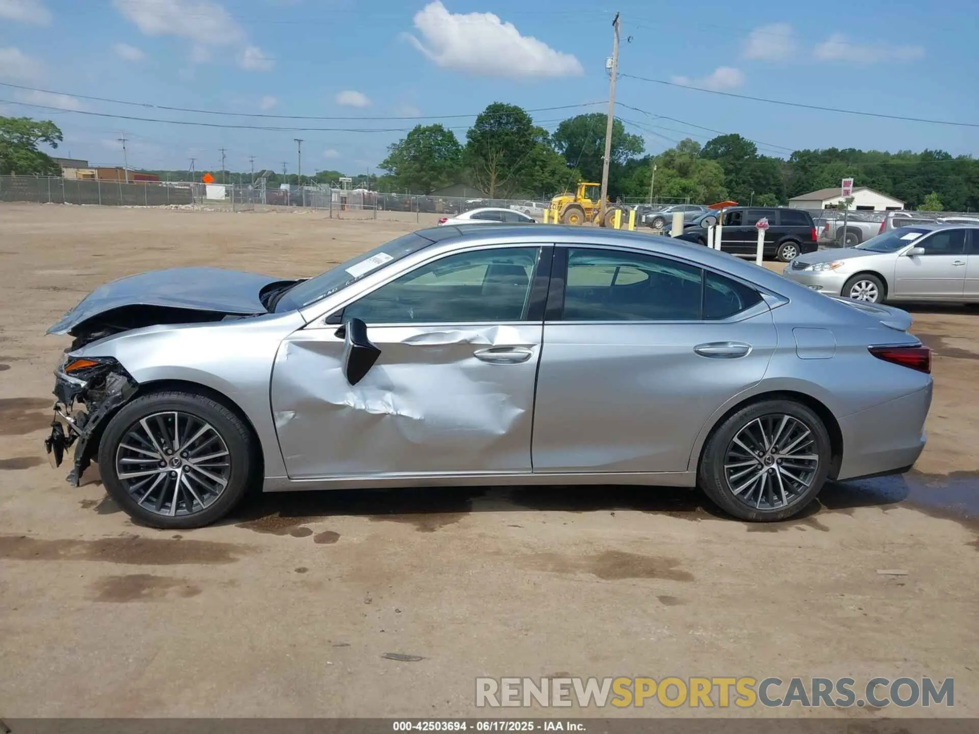 14 fotografías del automóvil dañado 58ADZ1B13PU145138 LEXUS ES 350 2023