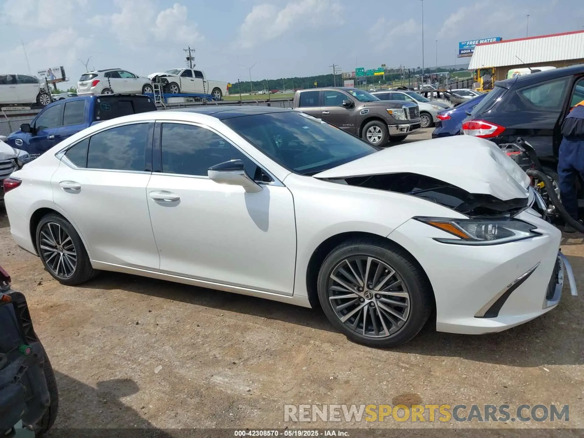 13 fotografías del automóvil dañado 58ADZ1B15PU151586 LEXUS ES 350 2023