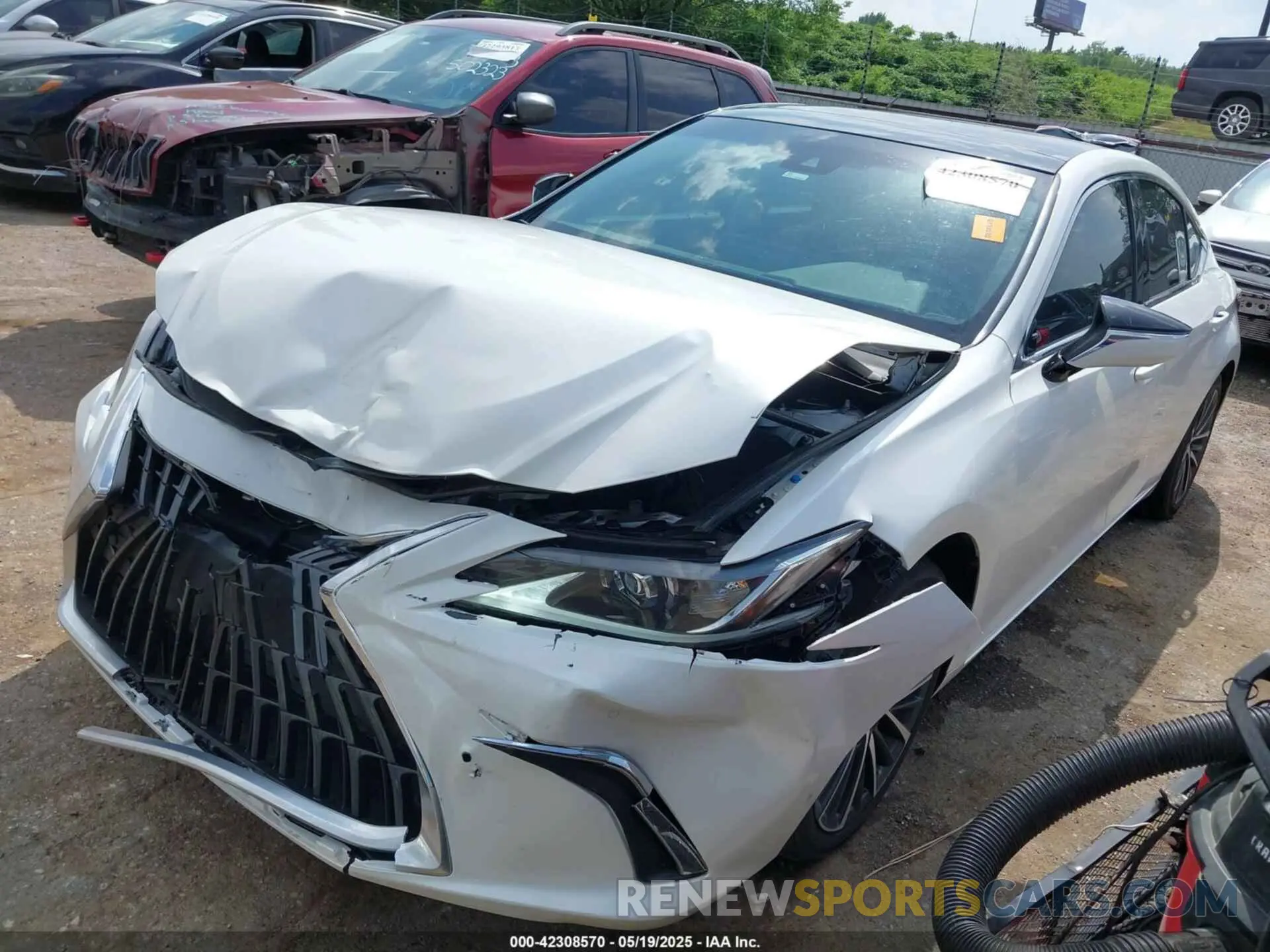 2 fotografías del automóvil dañado 58ADZ1B15PU151586 LEXUS ES 350 2023