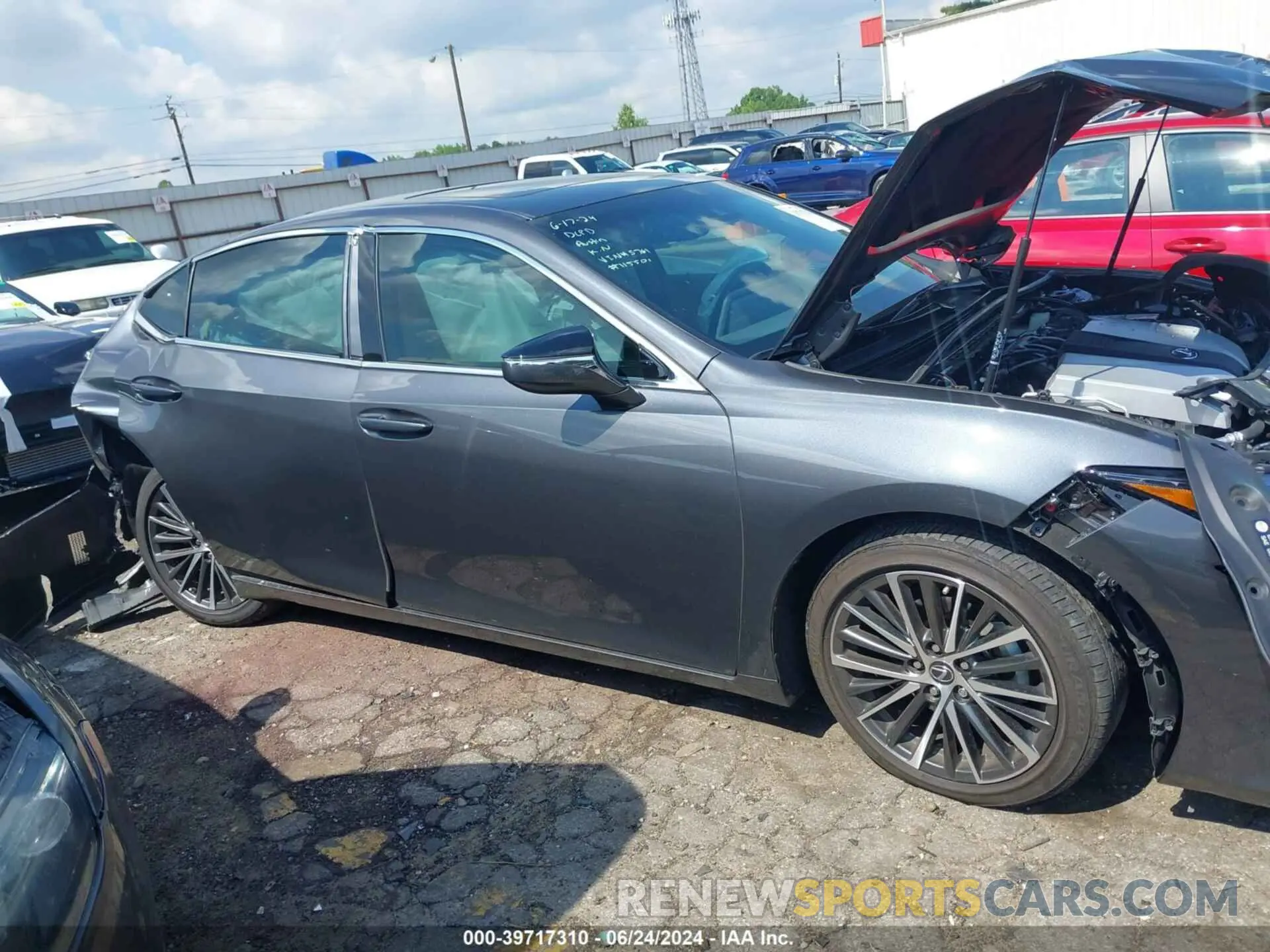 13 fotografías del automóvil dañado 58ADZ1B16PU155761 LEXUS ES 350 2023