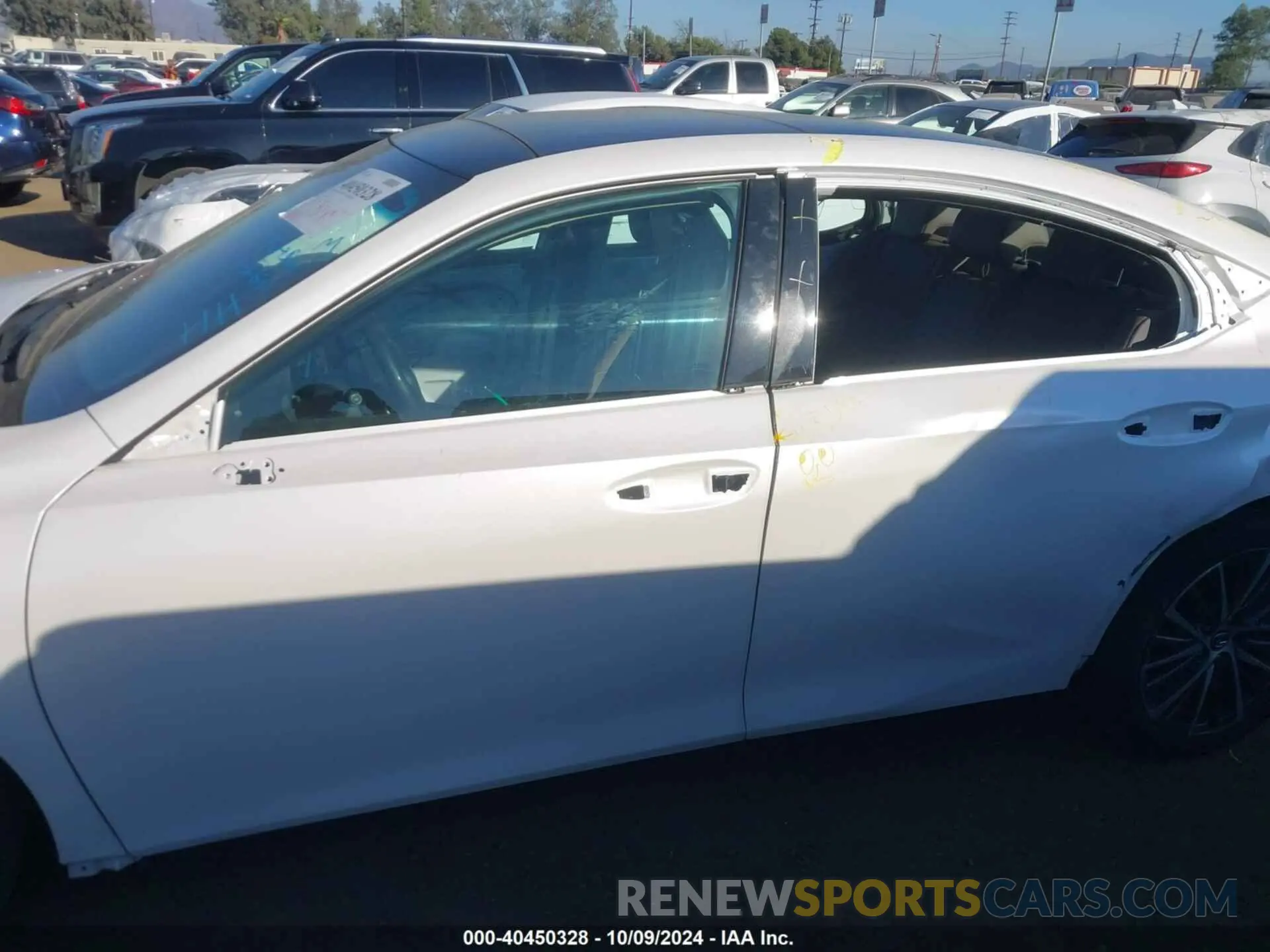 15 fotografías del automóvil dañado 58ADZ1B16PU157106 LEXUS ES 350 2023