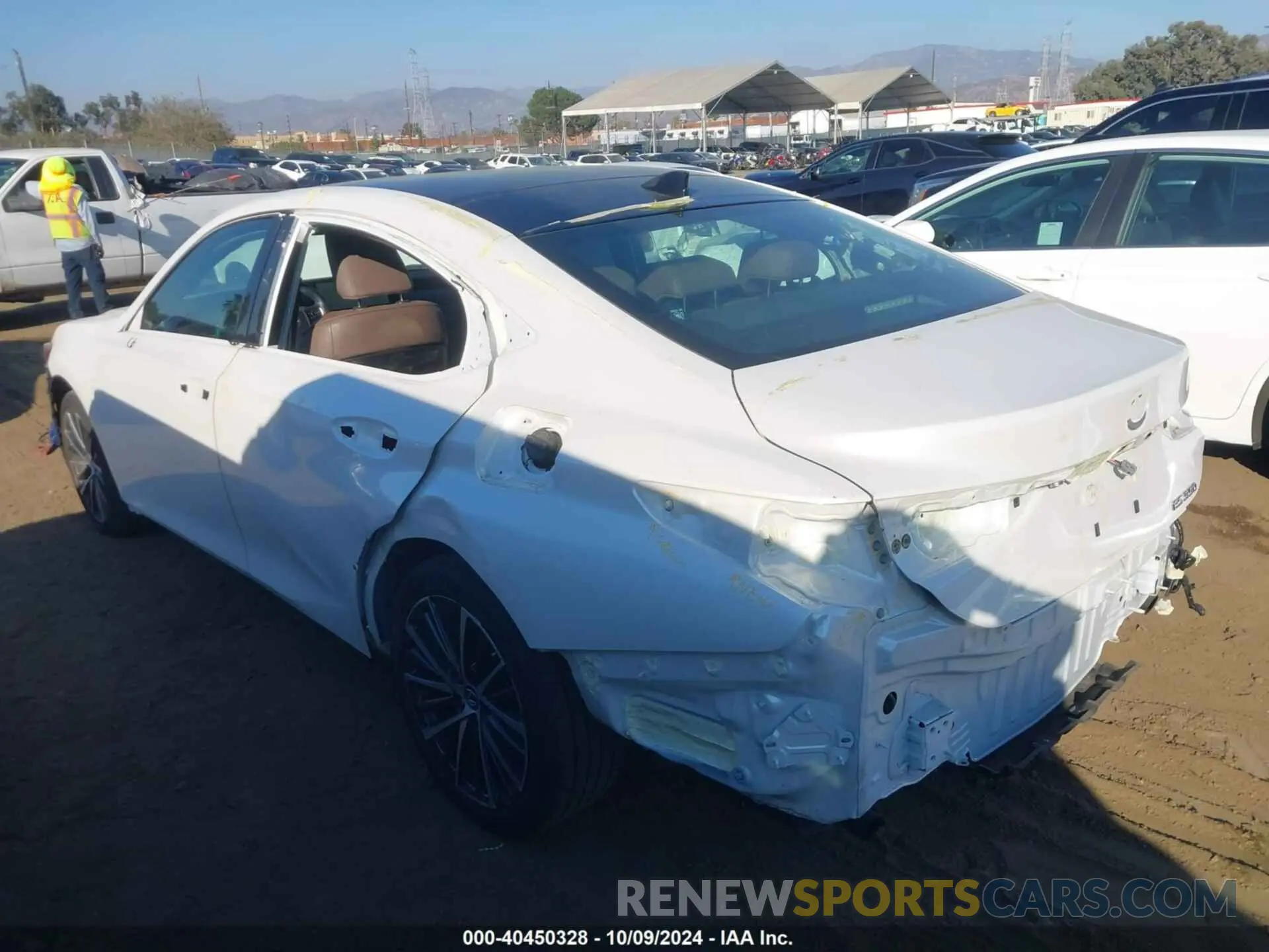 3 fotografías del automóvil dañado 58ADZ1B16PU157106 LEXUS ES 350 2023