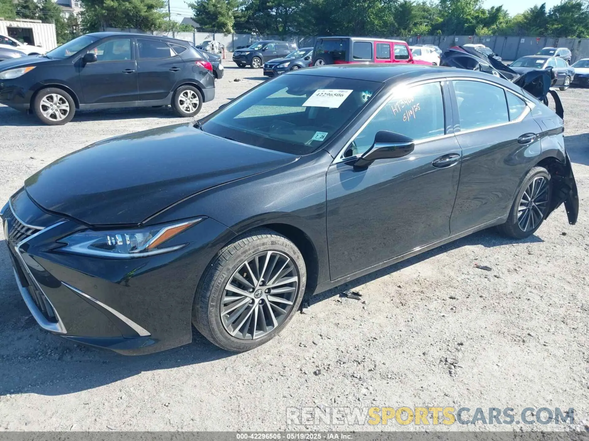 2 fotografías del automóvil dañado 58ADZ1B1XPU159764 LEXUS ES 350 2023
