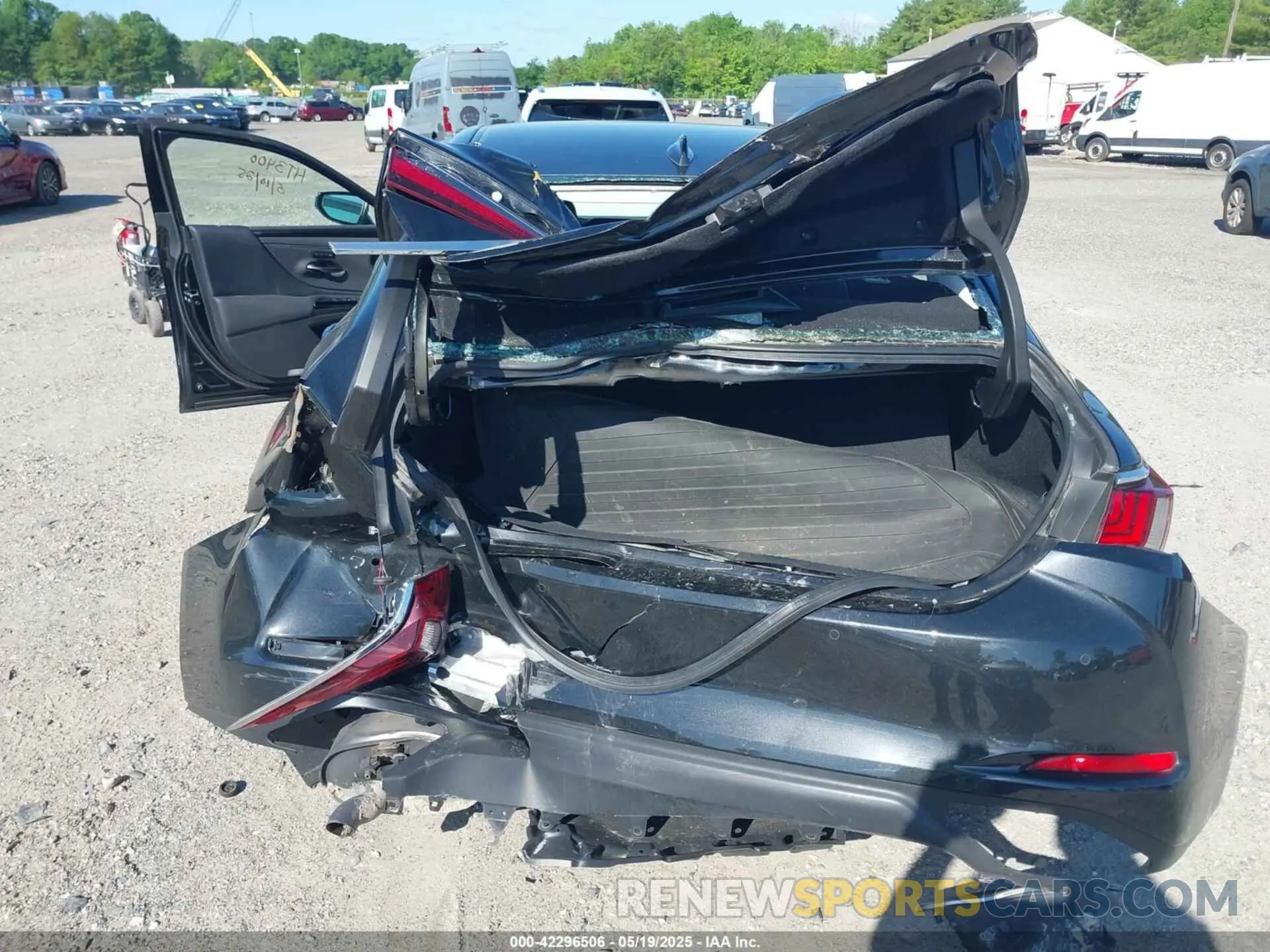 6 fotografías del automóvil dañado 58ADZ1B1XPU159764 LEXUS ES 350 2023