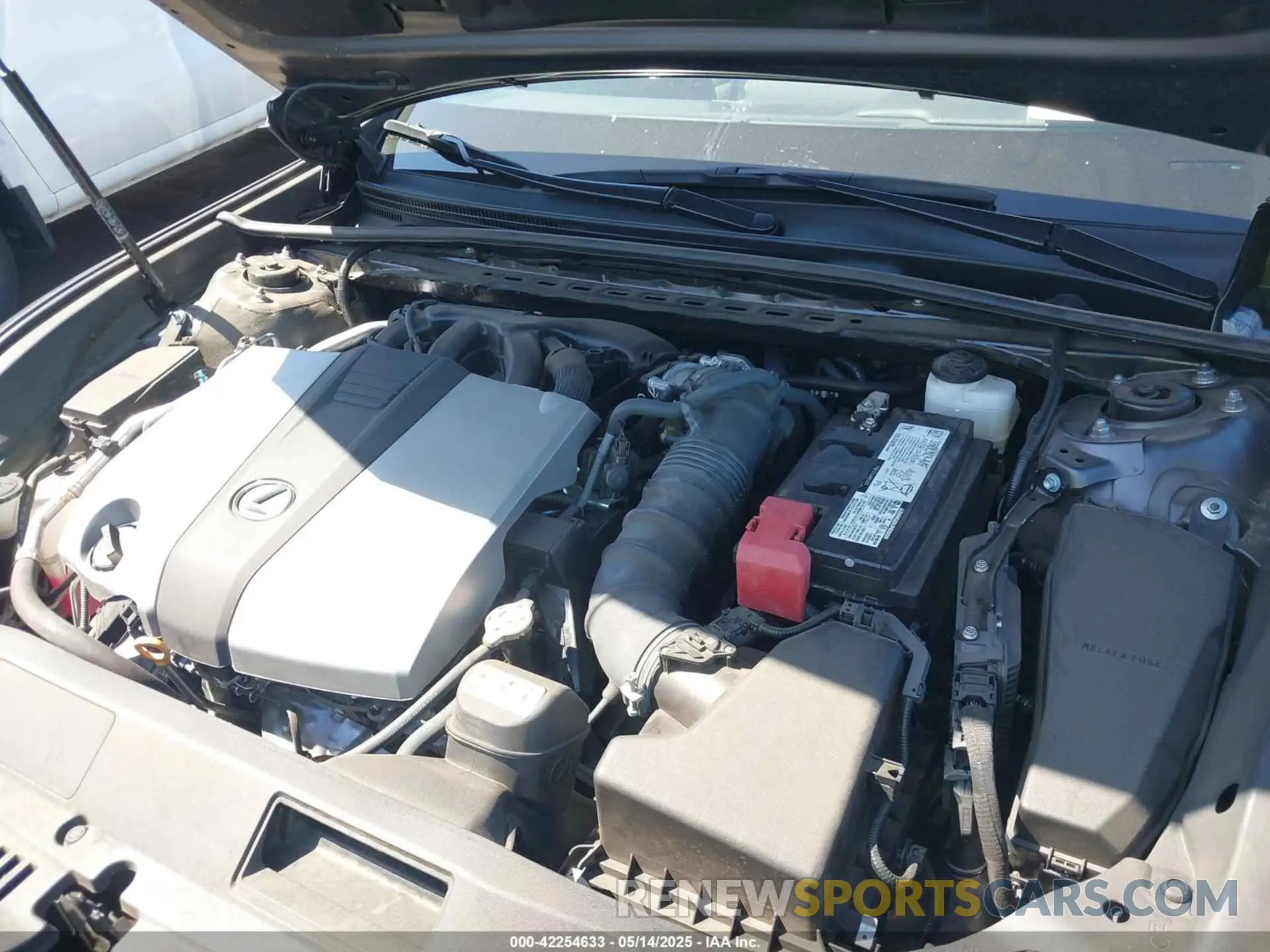 10 fotografías del automóvil dañado 58ACZ1B10RU161988 LEXUS ES 350 2024