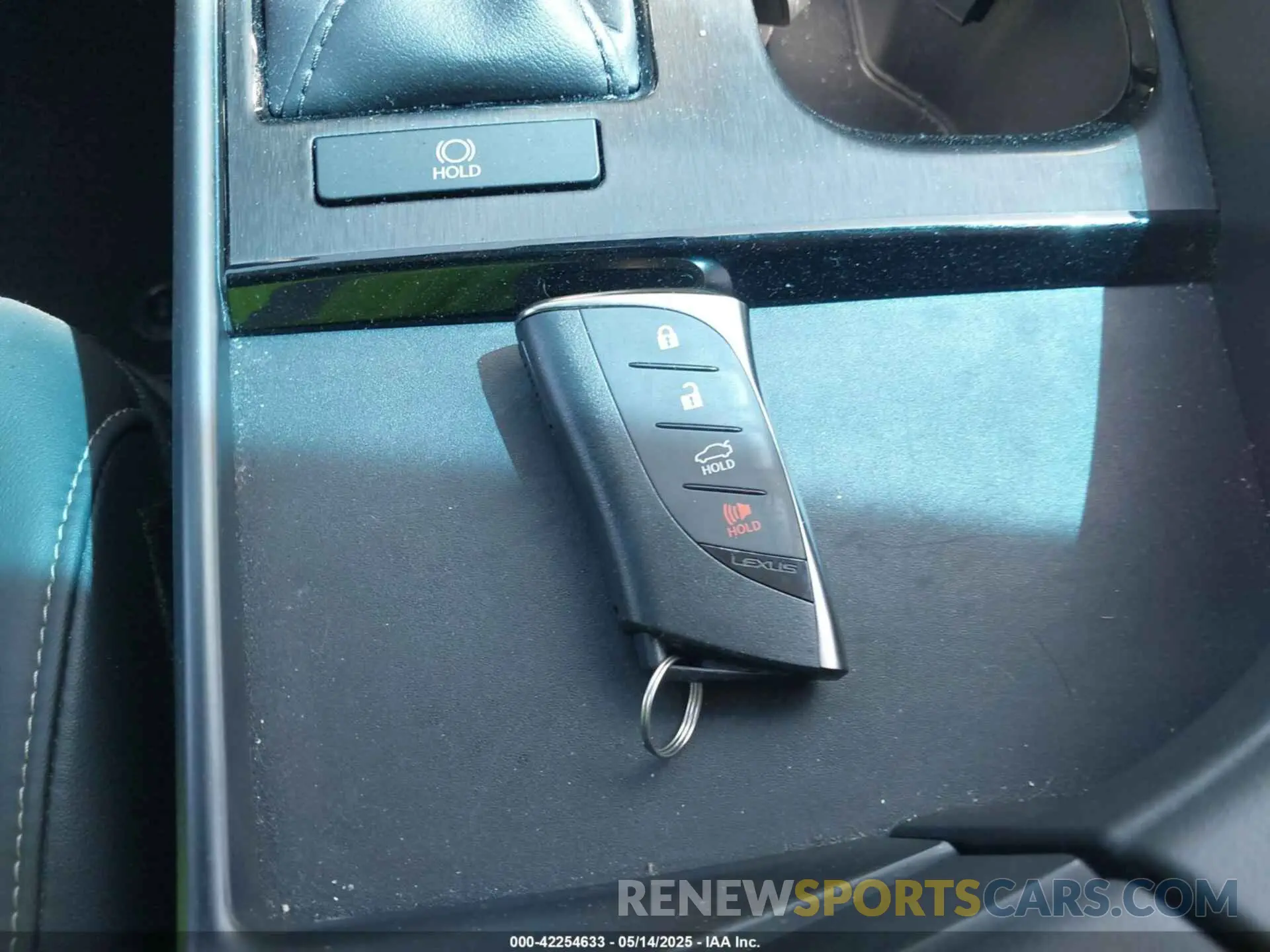 11 fotografías del automóvil dañado 58ACZ1B10RU161988 LEXUS ES 350 2024