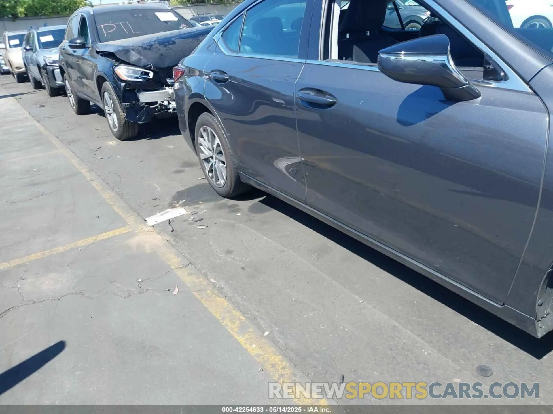 13 fotografías del automóvil dañado 58ACZ1B10RU161988 LEXUS ES 350 2024
