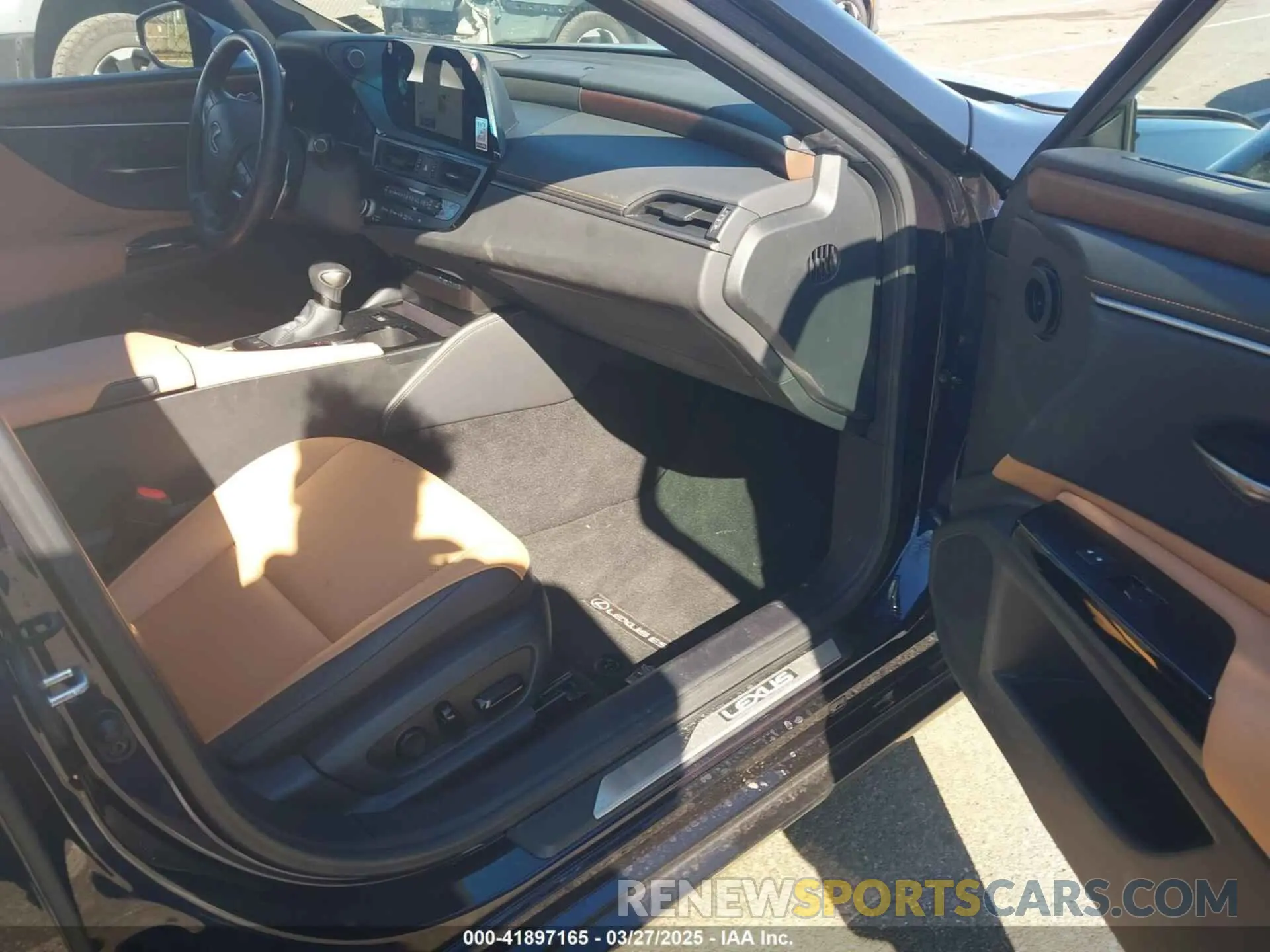 5 fotografías del automóvil dañado 58ADZ1B16RU170845 LEXUS ES 350 2024