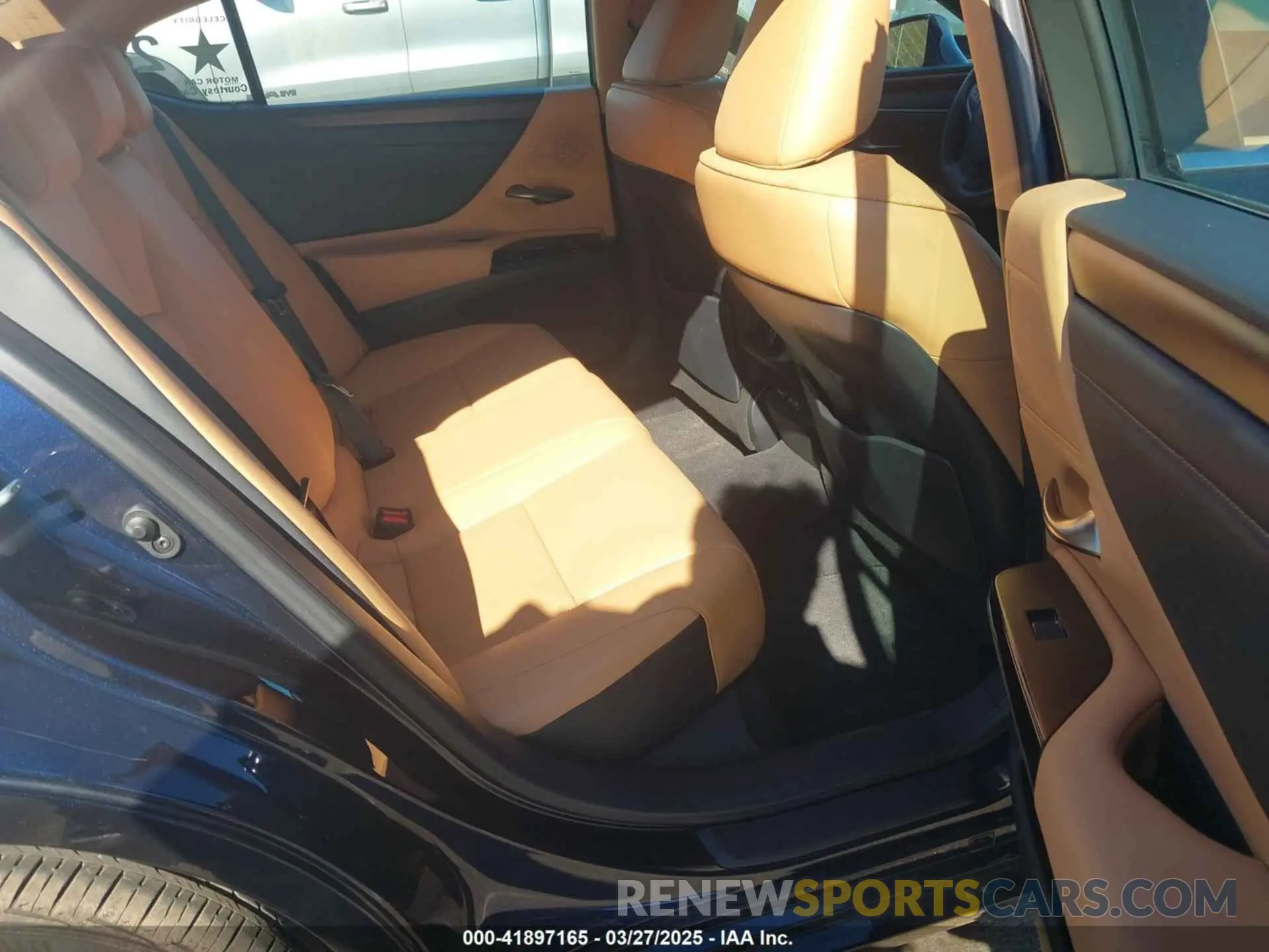 8 fotografías del automóvil dañado 58ADZ1B16RU170845 LEXUS ES 350 2024