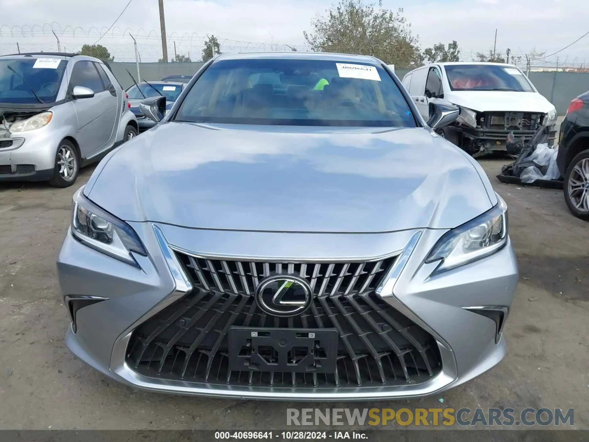 13 fotografías del automóvil dañado 58ADZ1B17RU180784 LEXUS ES 350 2024