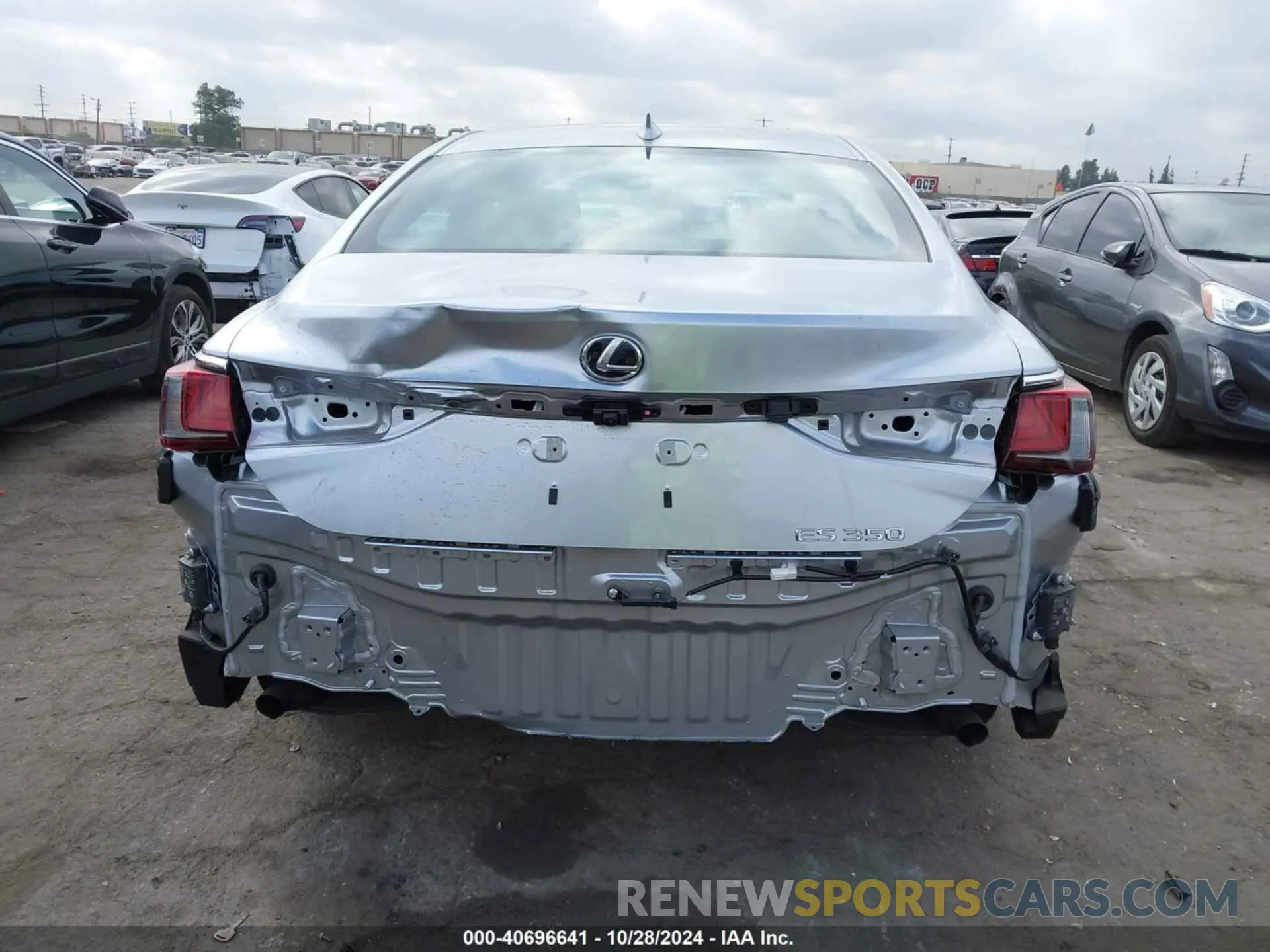 17 fotografías del automóvil dañado 58ADZ1B17RU180784 LEXUS ES 350 2024
