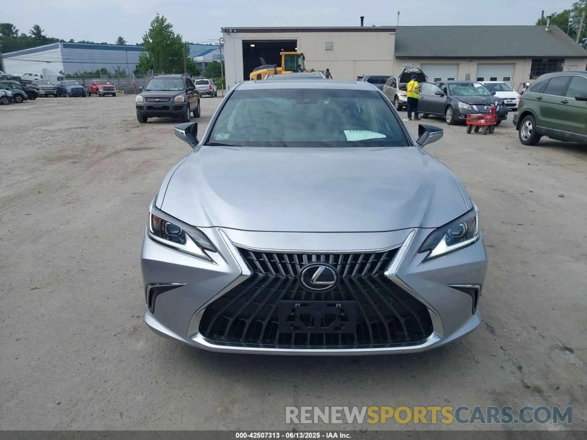 12 fotografías del automóvil dañado 58ADZ1B18RU169664 LEXUS ES 350 2024