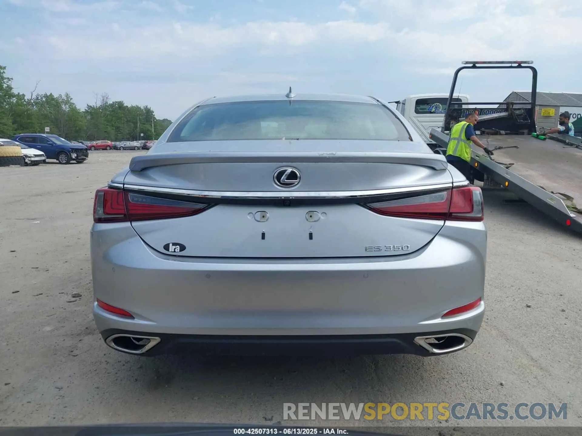 16 fotografías del automóvil dañado 58ADZ1B18RU169664 LEXUS ES 350 2024