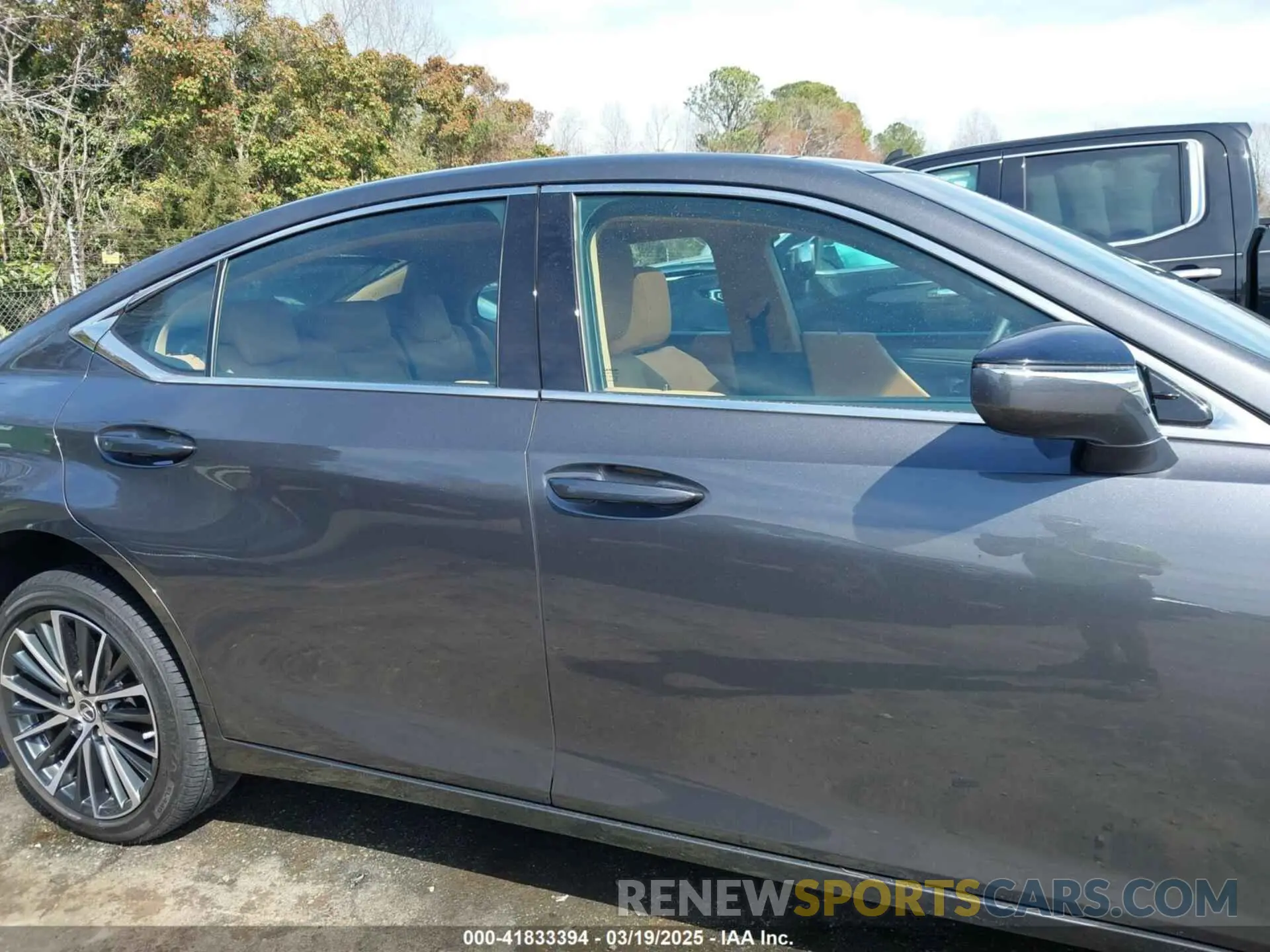 14 fotografías del automóvil dañado 58ADZ1B18RU181667 LEXUS ES 350 2024