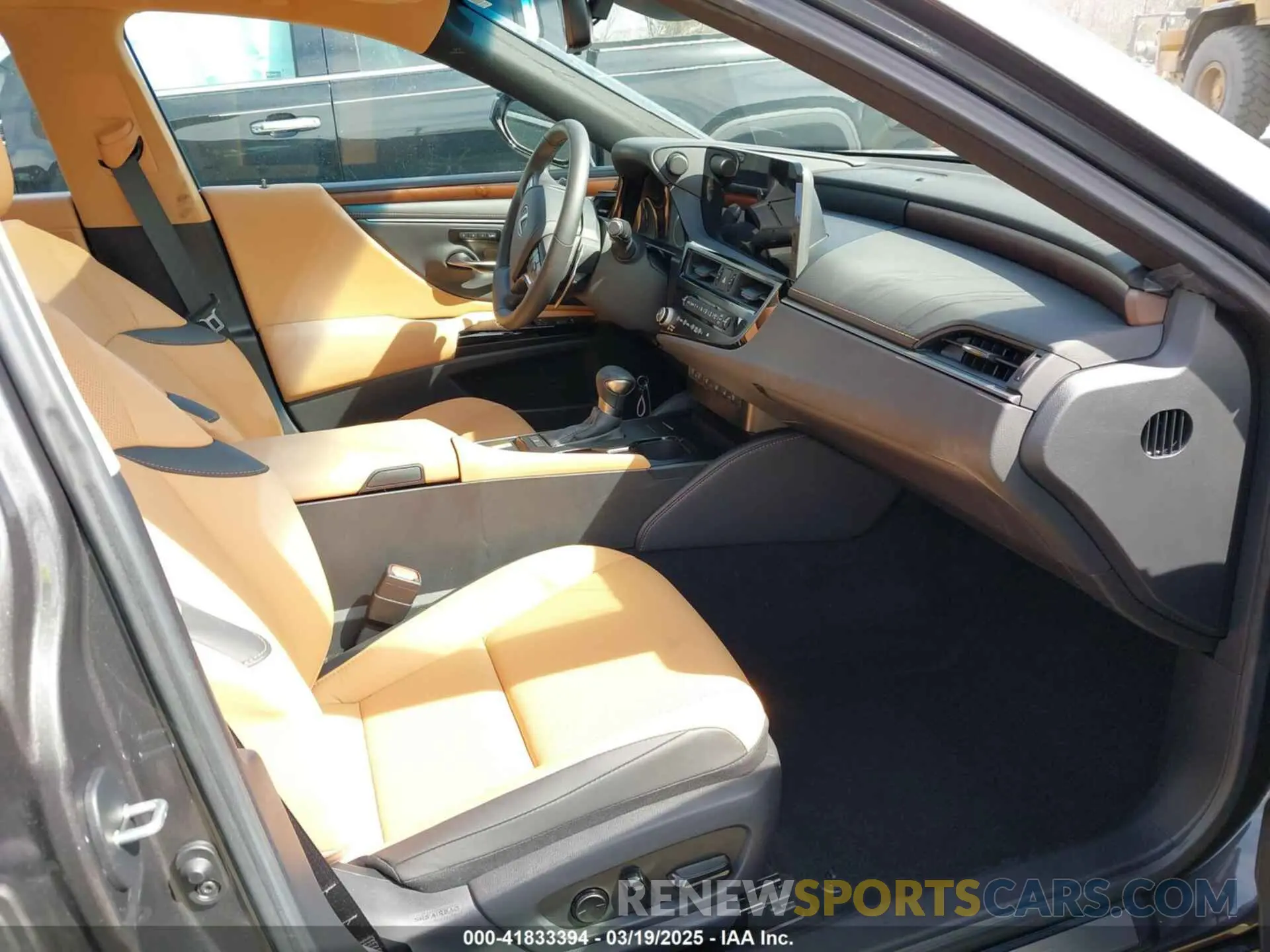 5 fotografías del automóvil dañado 58ADZ1B18RU181667 LEXUS ES 350 2024