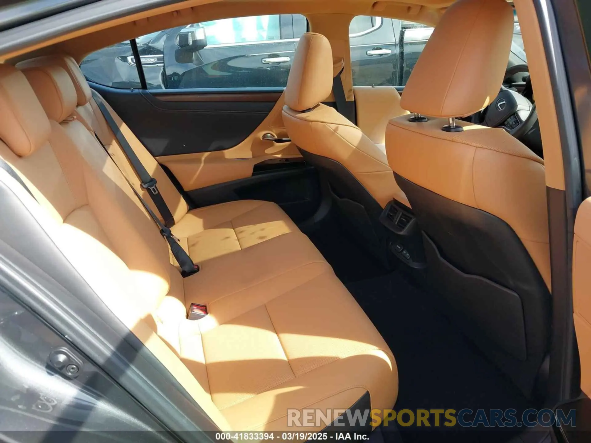 8 fotografías del automóvil dañado 58ADZ1B18RU181667 LEXUS ES 350 2024