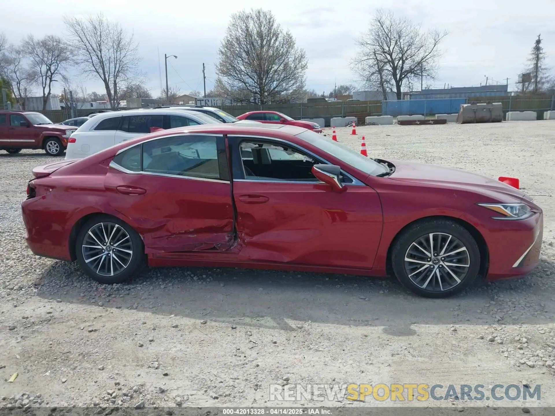 14 fotografías del automóvil dañado 58ADZ1B18RU181720 LEXUS ES 350 2024