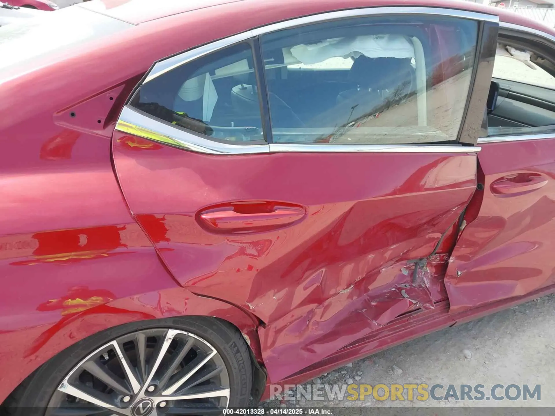 8 fotografías del automóvil dañado 58ADZ1B18RU181720 LEXUS ES 350 2024