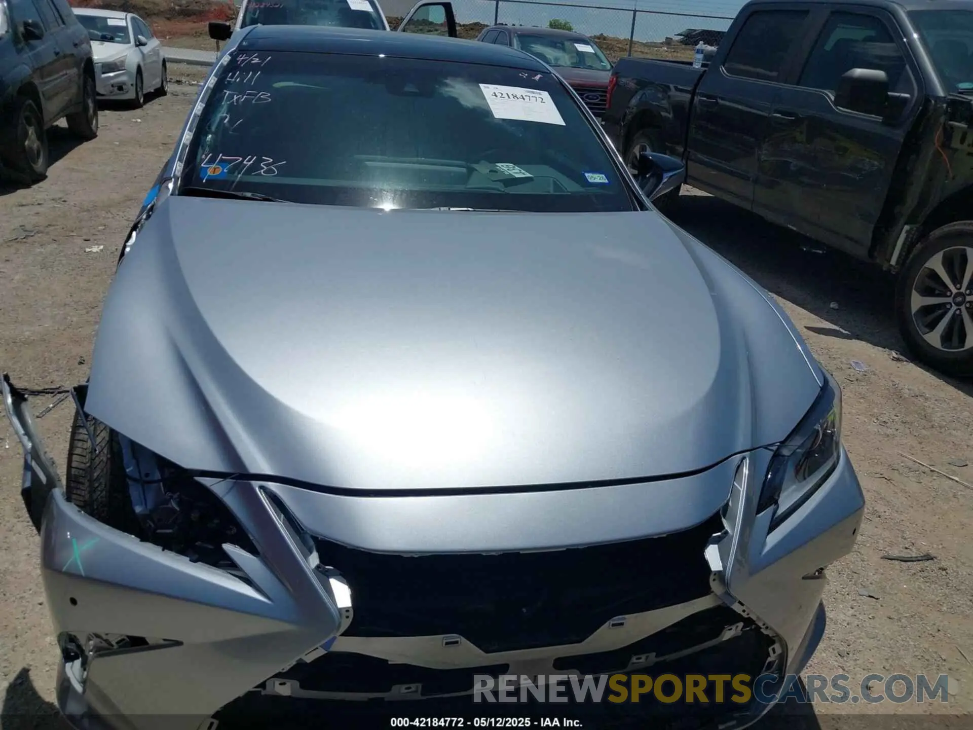 12 fotografías del automóvil dañado 58AEZ1B10RU181862 LEXUS ES 350 2024