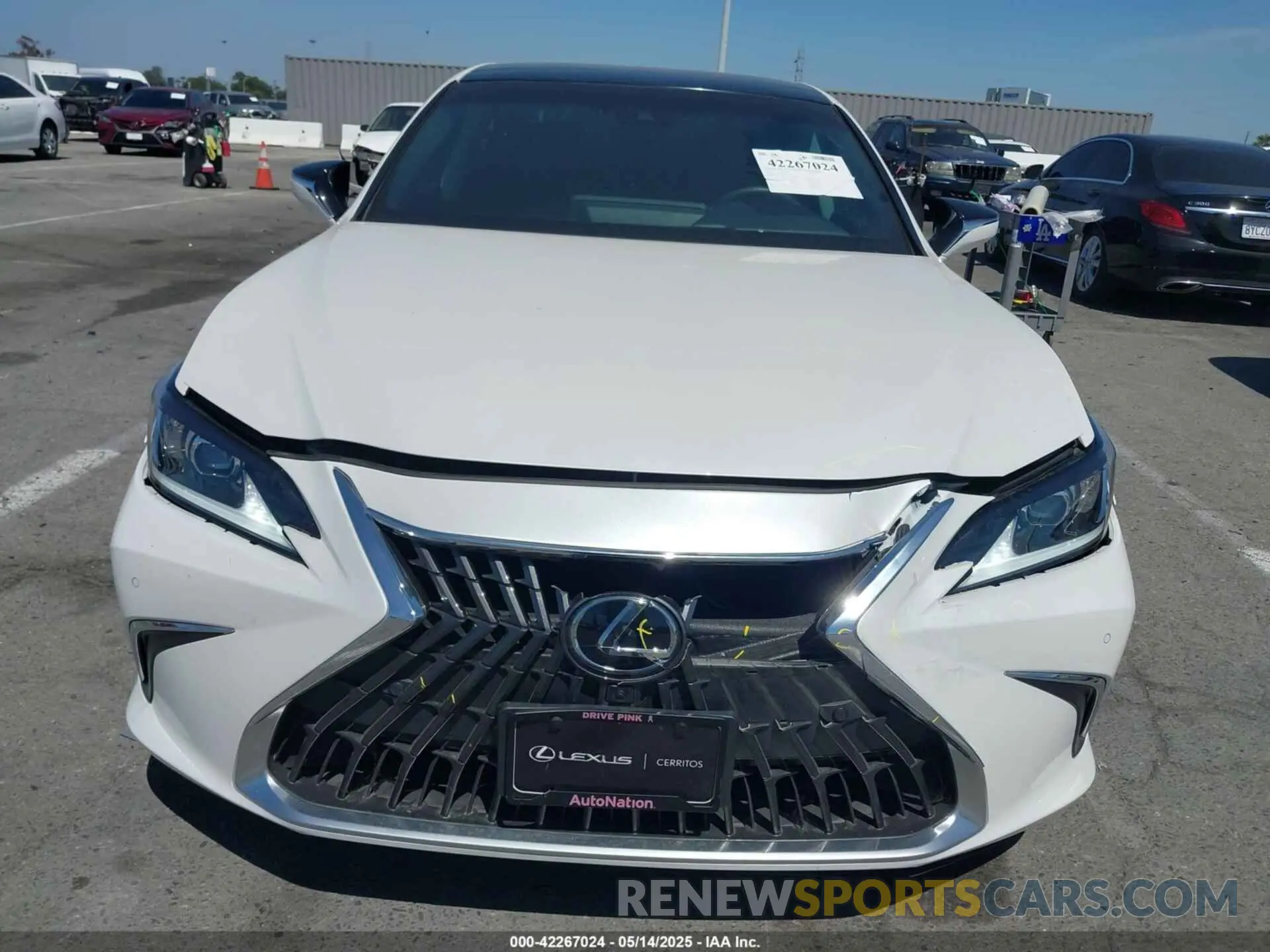 12 fotografías del automóvil dañado 58AEZ1B17RU162144 LEXUS ES 350 2024