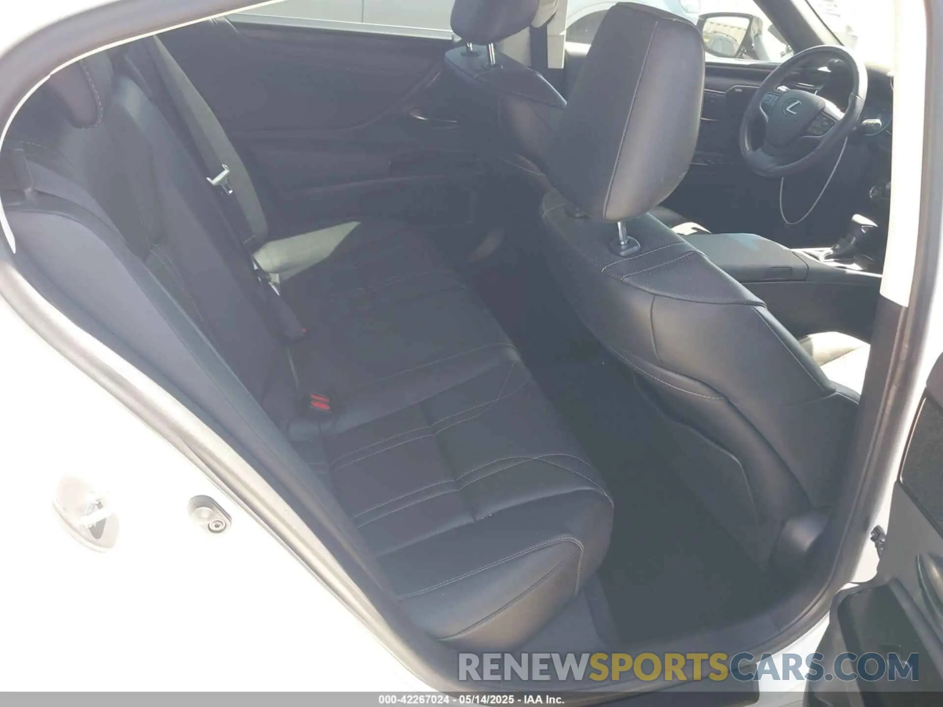 8 fotografías del automóvil dañado 58AEZ1B17RU162144 LEXUS ES 350 2024