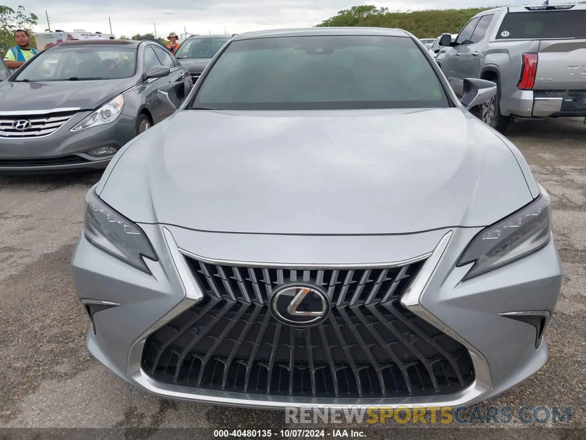 12 fotografías del automóvil dañado 58AFZ1B12RU171712 LEXUS ES 350 2024