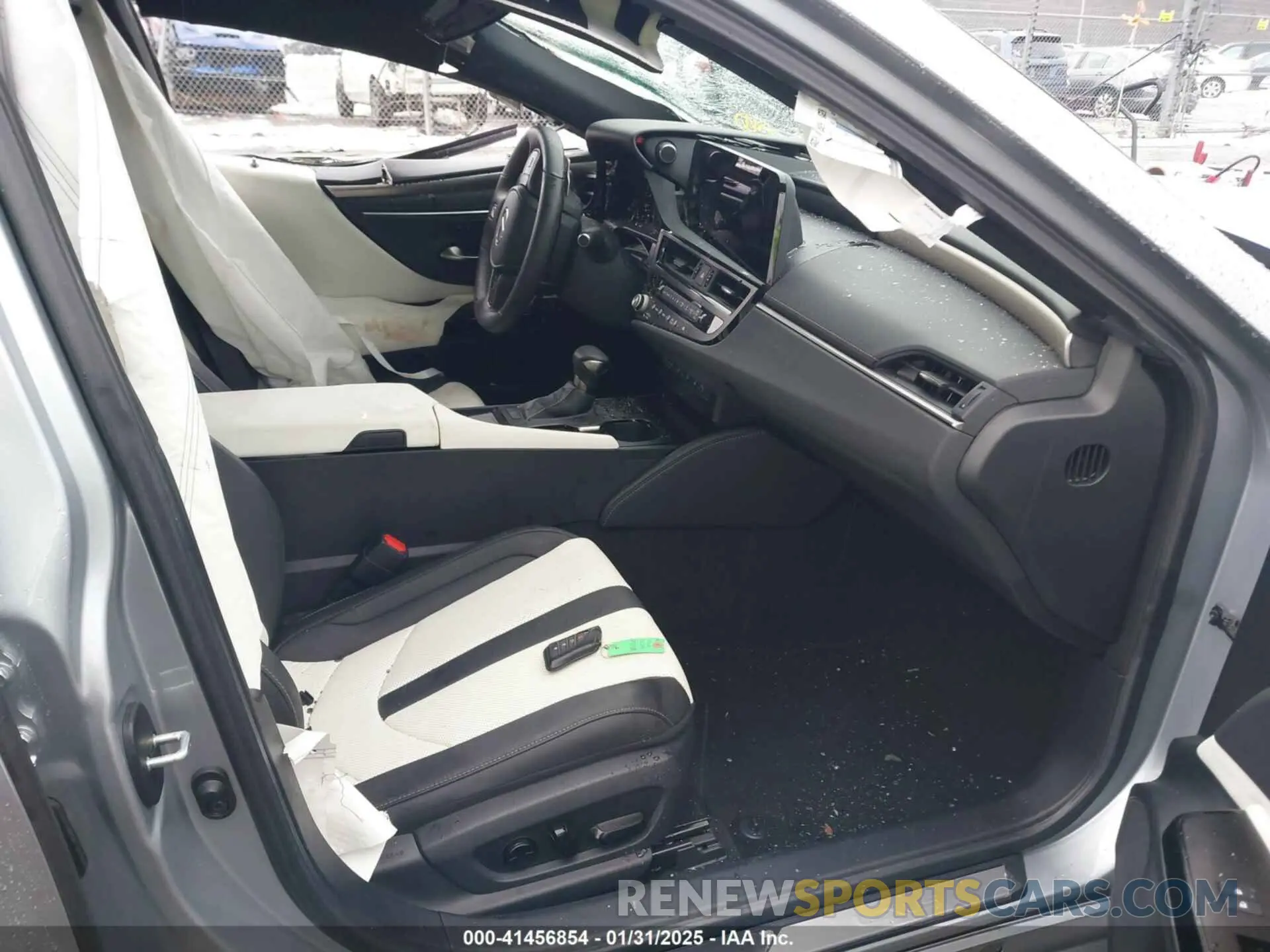 5 fotografías del automóvil dañado 58AJZ1B10RU180242 LEXUS ES 350 2024
