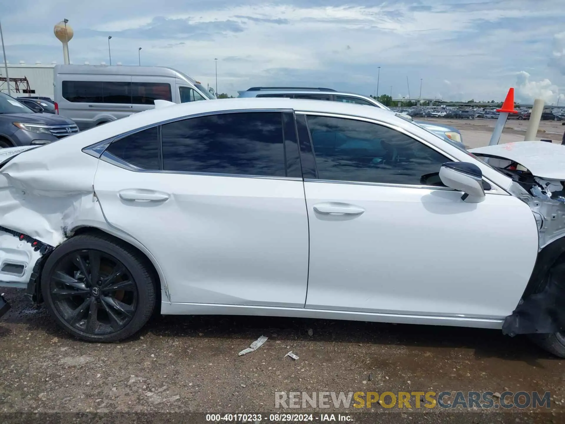 14 fotografías del automóvil dañado 58AJZ1B13RU160888 LEXUS ES 350 2024
