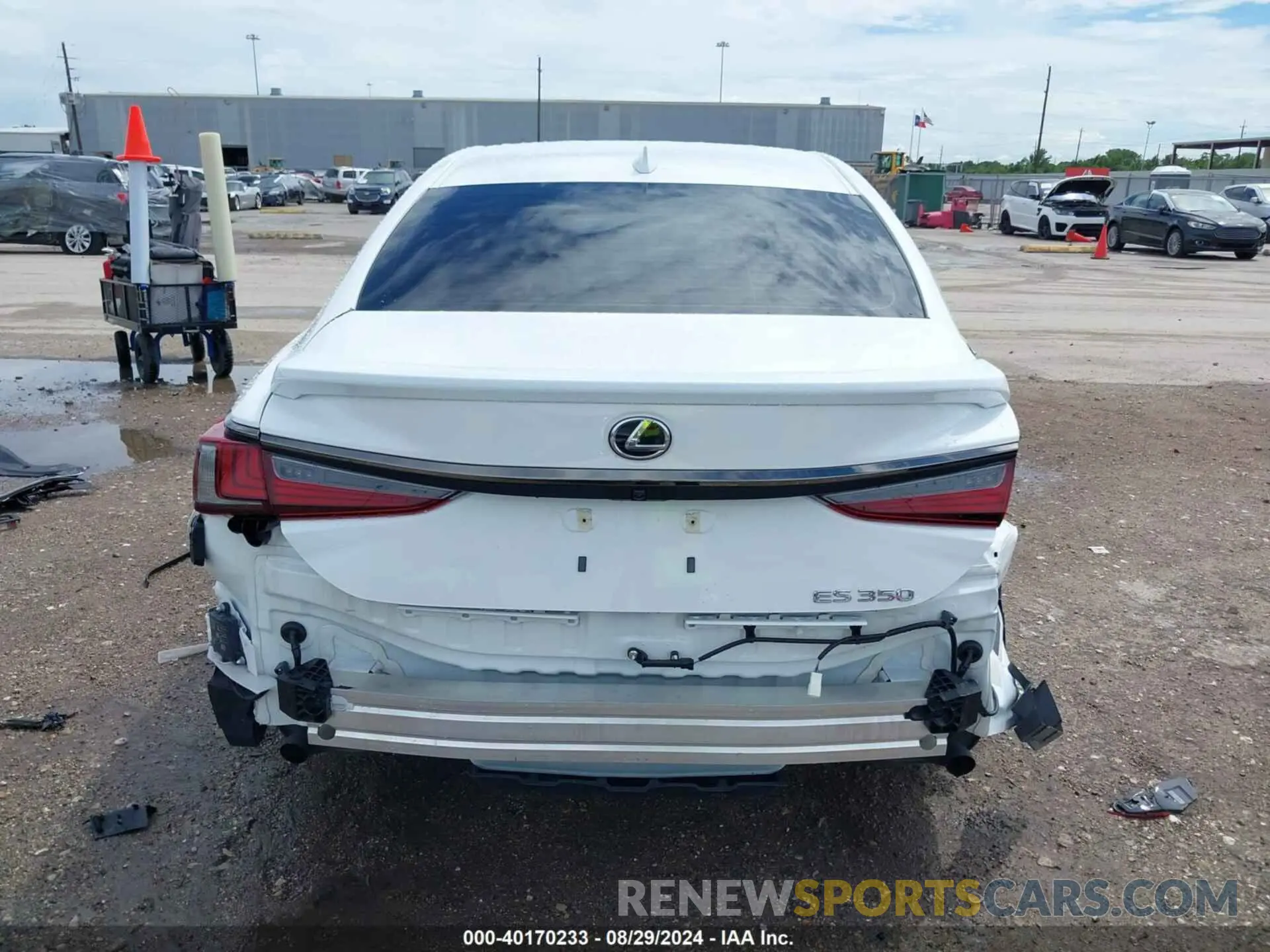 17 fotografías del automóvil dañado 58AJZ1B13RU160888 LEXUS ES 350 2024