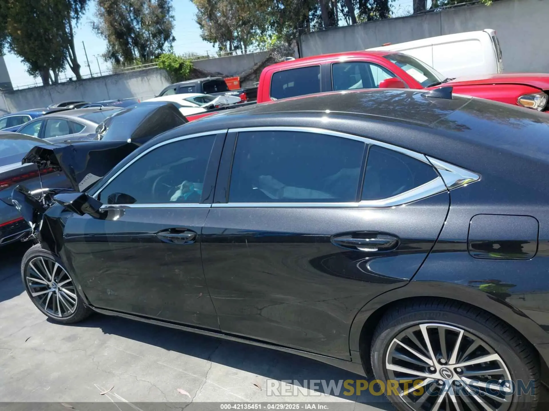 15 fotografías del automóvil dañado 58ADZ1B11SU197487 LEXUS ES 350 2025