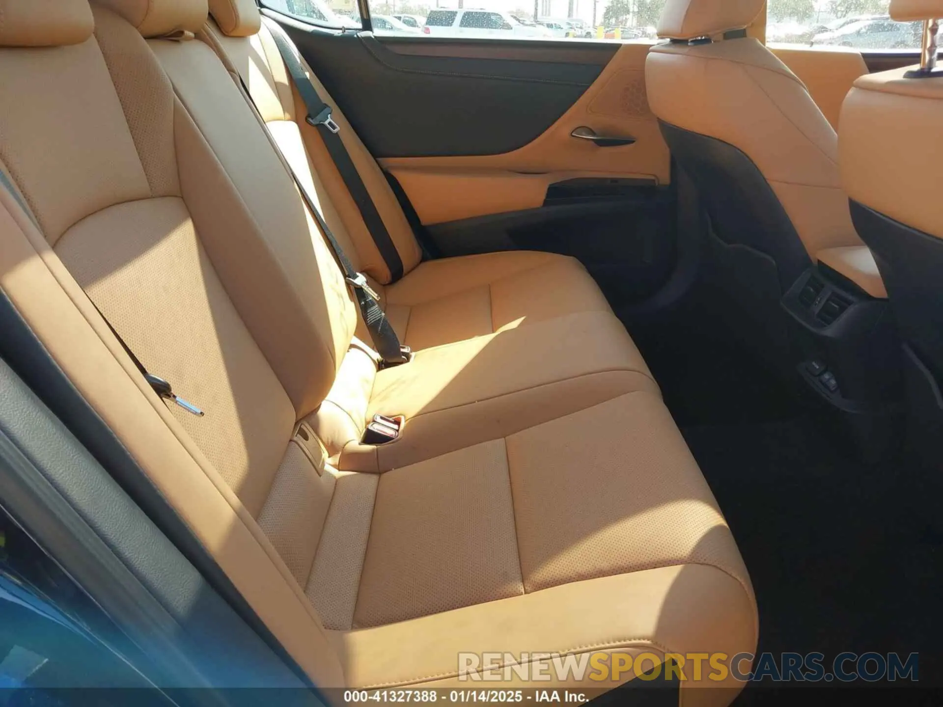 8 fotografías del automóvil dañado 58ADZ1B17SU185036 LEXUS ES 350 2025