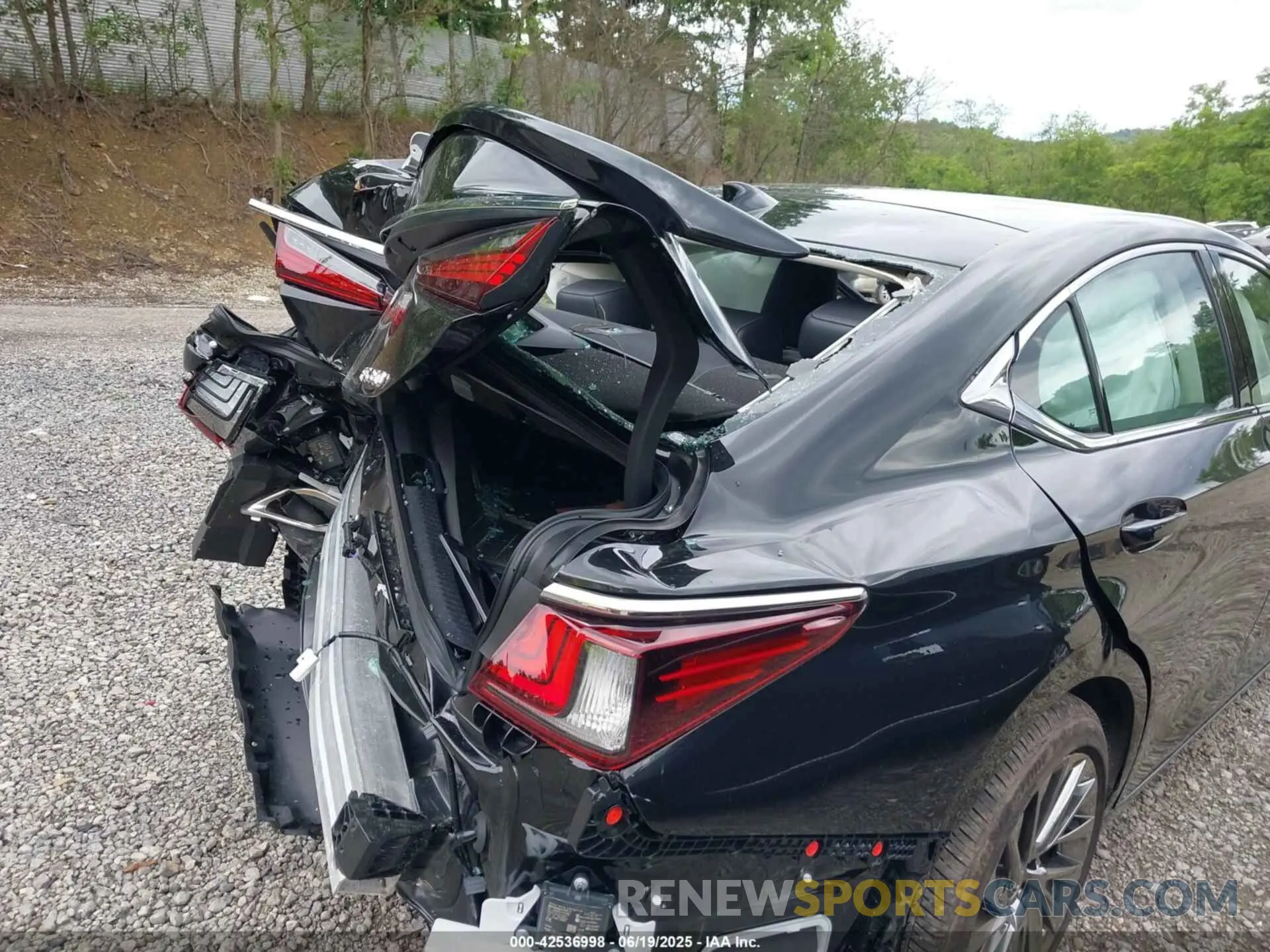 19 fotografías del automóvil dañado 58AEZ1B18SU191318 LEXUS ES 350 2025