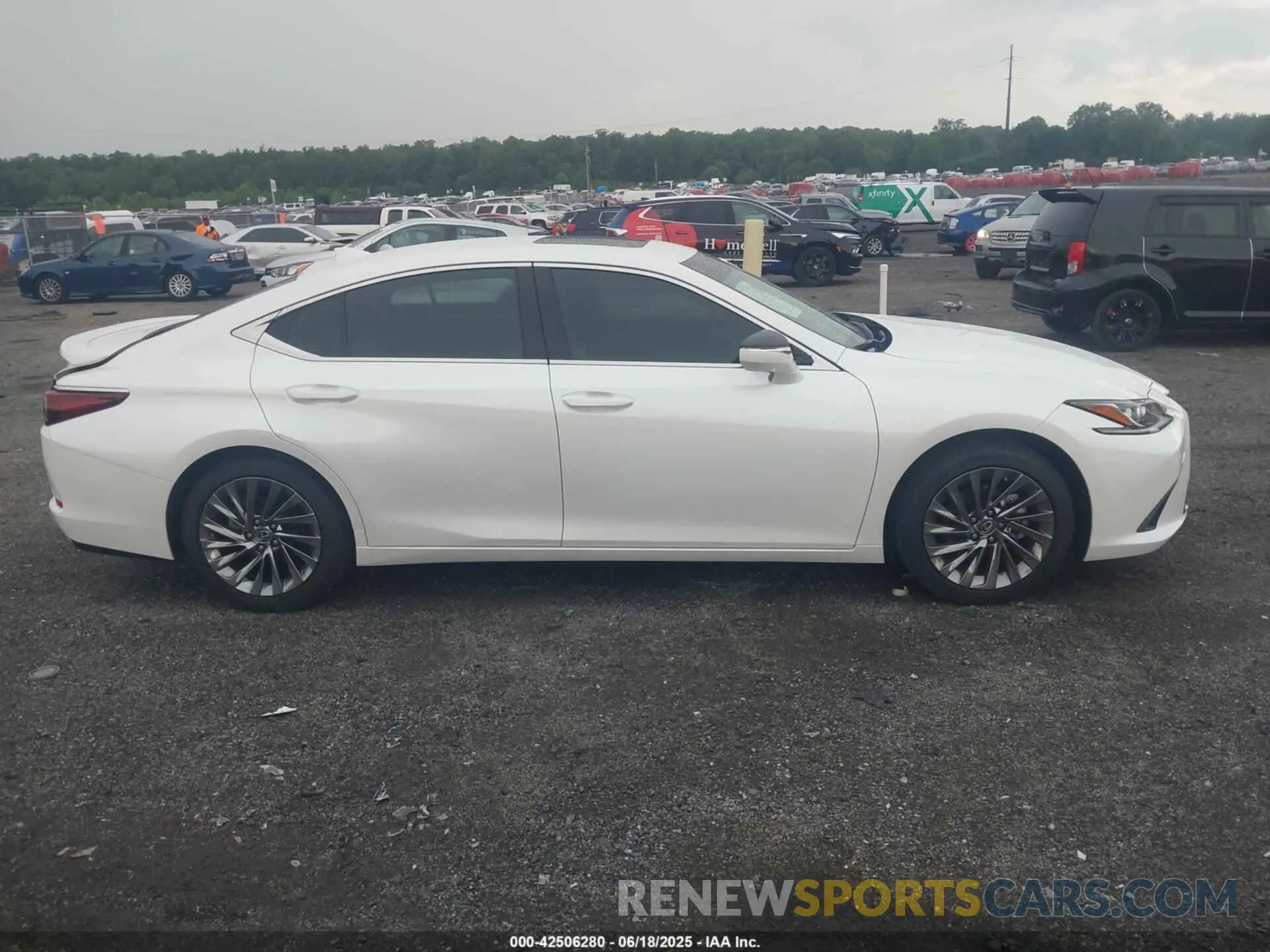 13 fotografías del automóvil dañado 58AEZ1B18SU192999 LEXUS ES 350 2025