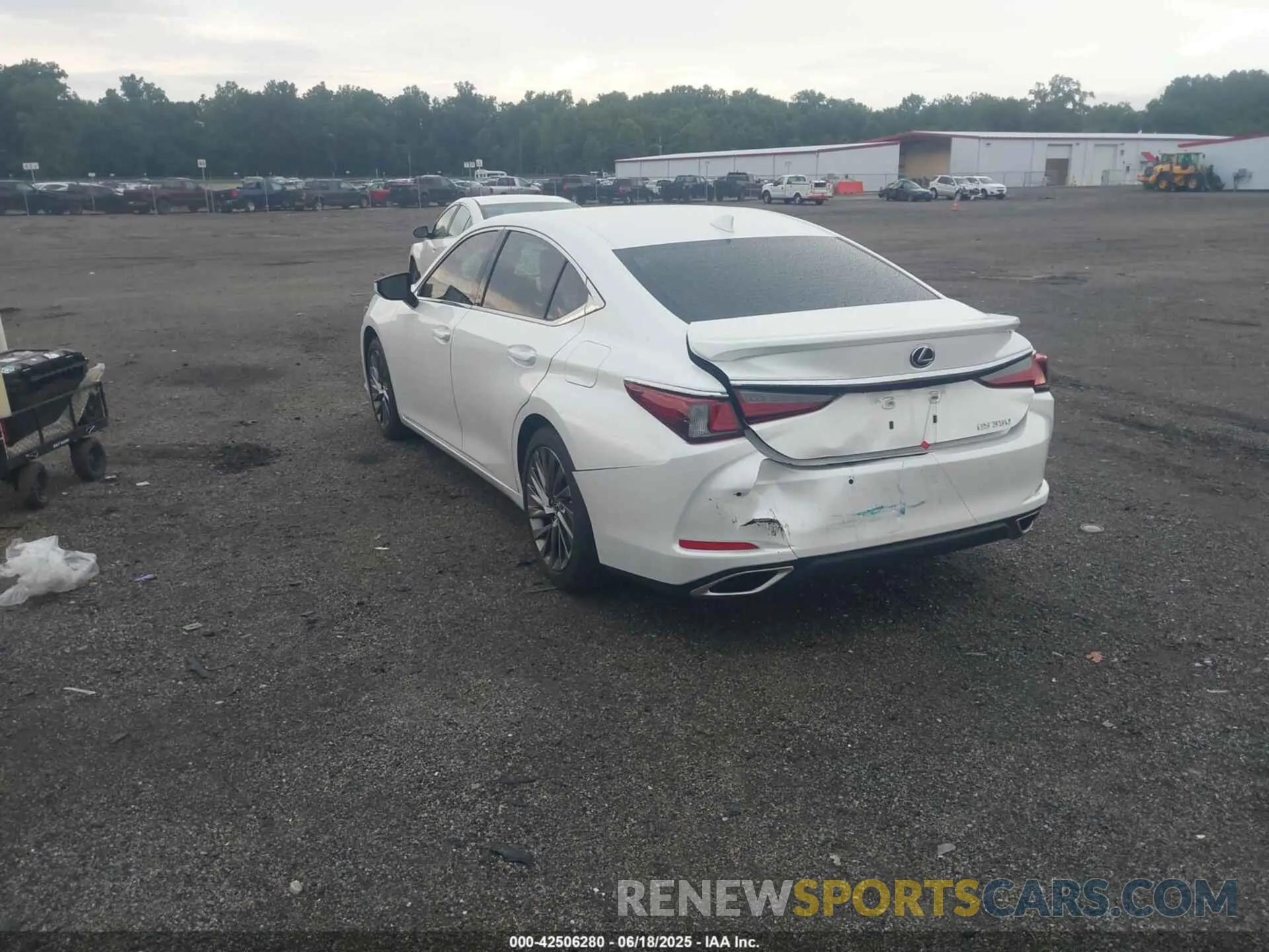 3 fotografías del automóvil dañado 58AEZ1B18SU192999 LEXUS ES 350 2025