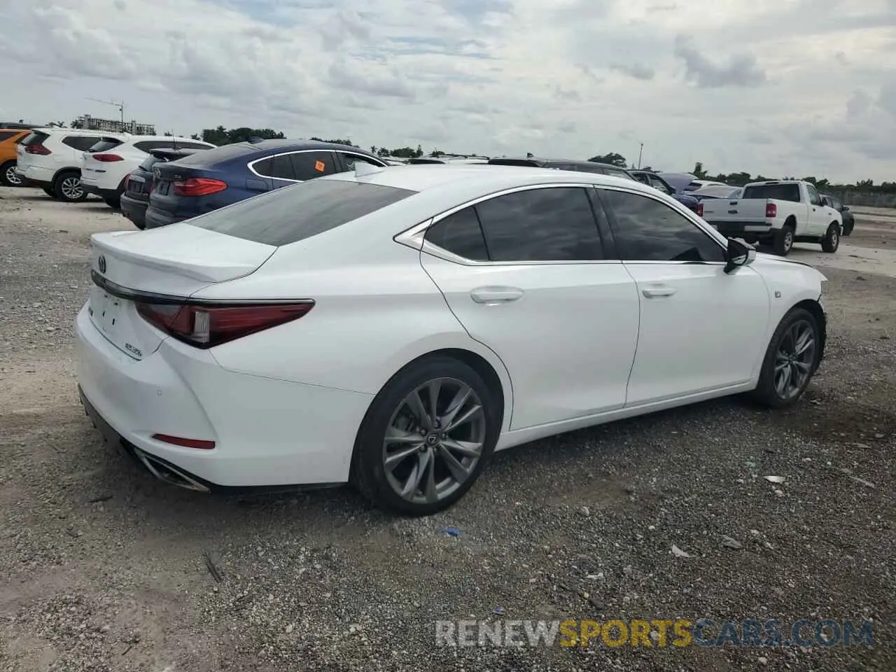 3 fotografías del automóvil dañado 58AGZ1B14LU059196 LEXUS ES 350 F S 2020