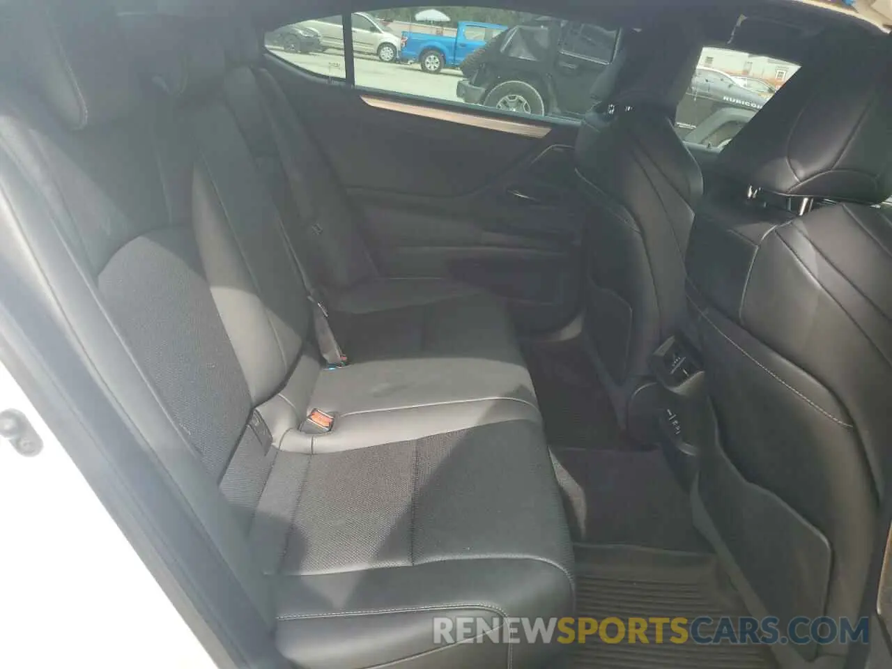 10 fotografías del automóvil dañado 58AGZ1B1XLU072700 LEXUS ES 350 F S 2020