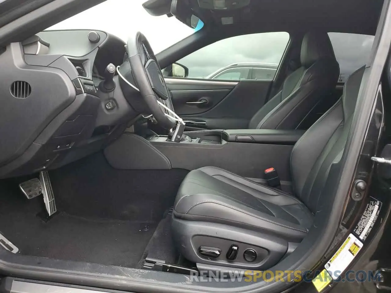7 fotografías del automóvil dañado 58AJZ1B13PU155140 LEXUS ES 350 F S 2023