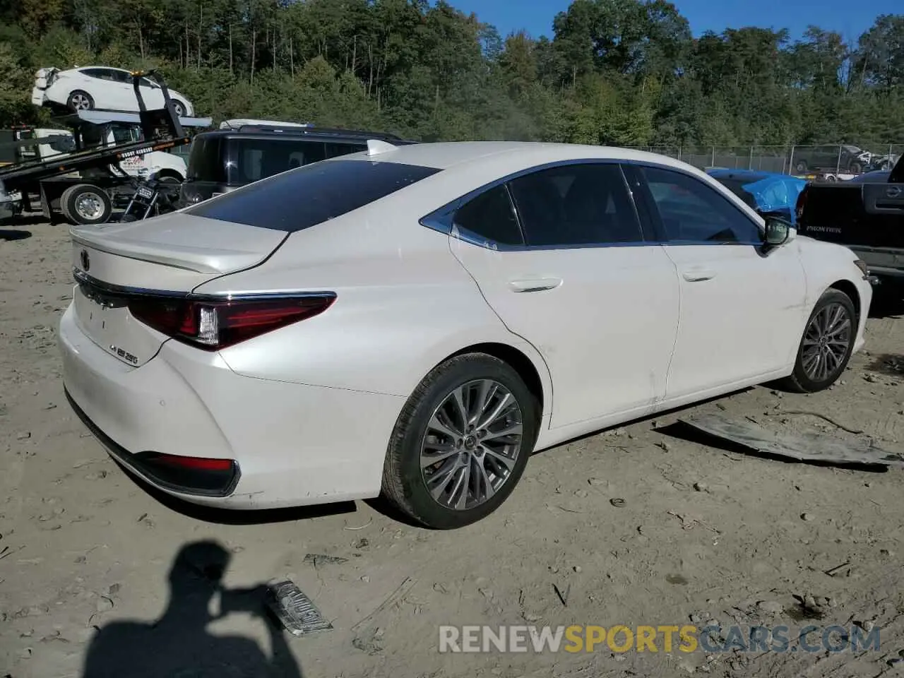 3 fotografías del automóvil dañado 58AD11D16MU007089 LEXUS ES250 2021